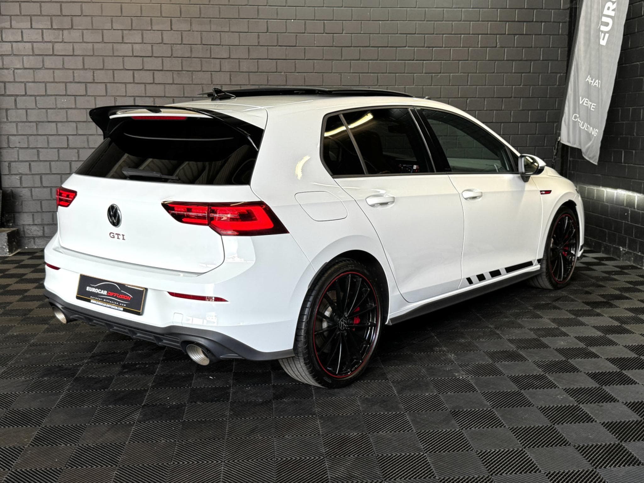 VW Golf GTI Clubsport 2.0 TSI 300 CV DSG7 *DCC* AKRA* MATRIX *PANO* (2023) - Photo 6