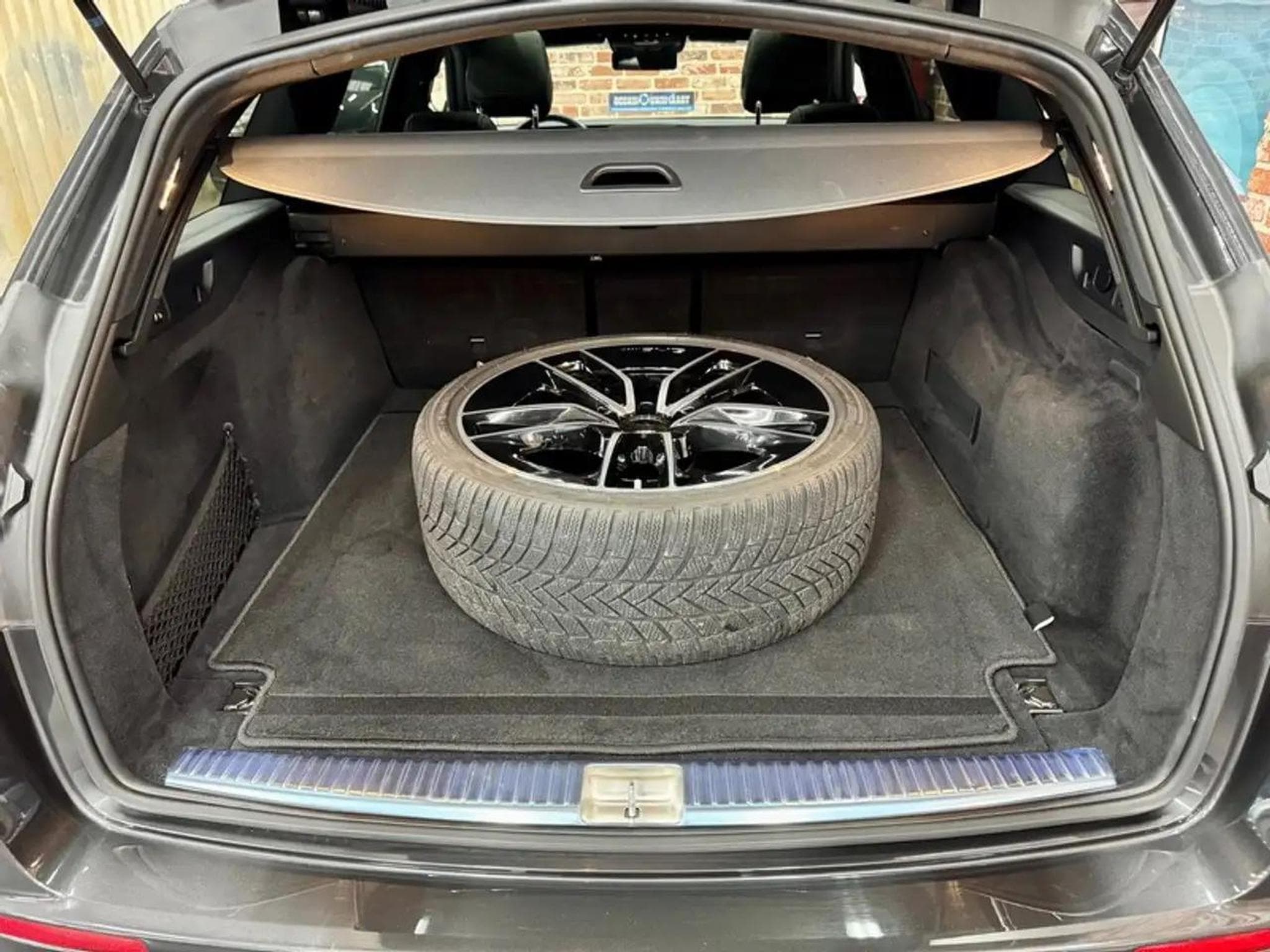 Mercedes C 63 AMG (2024) - Foto 7