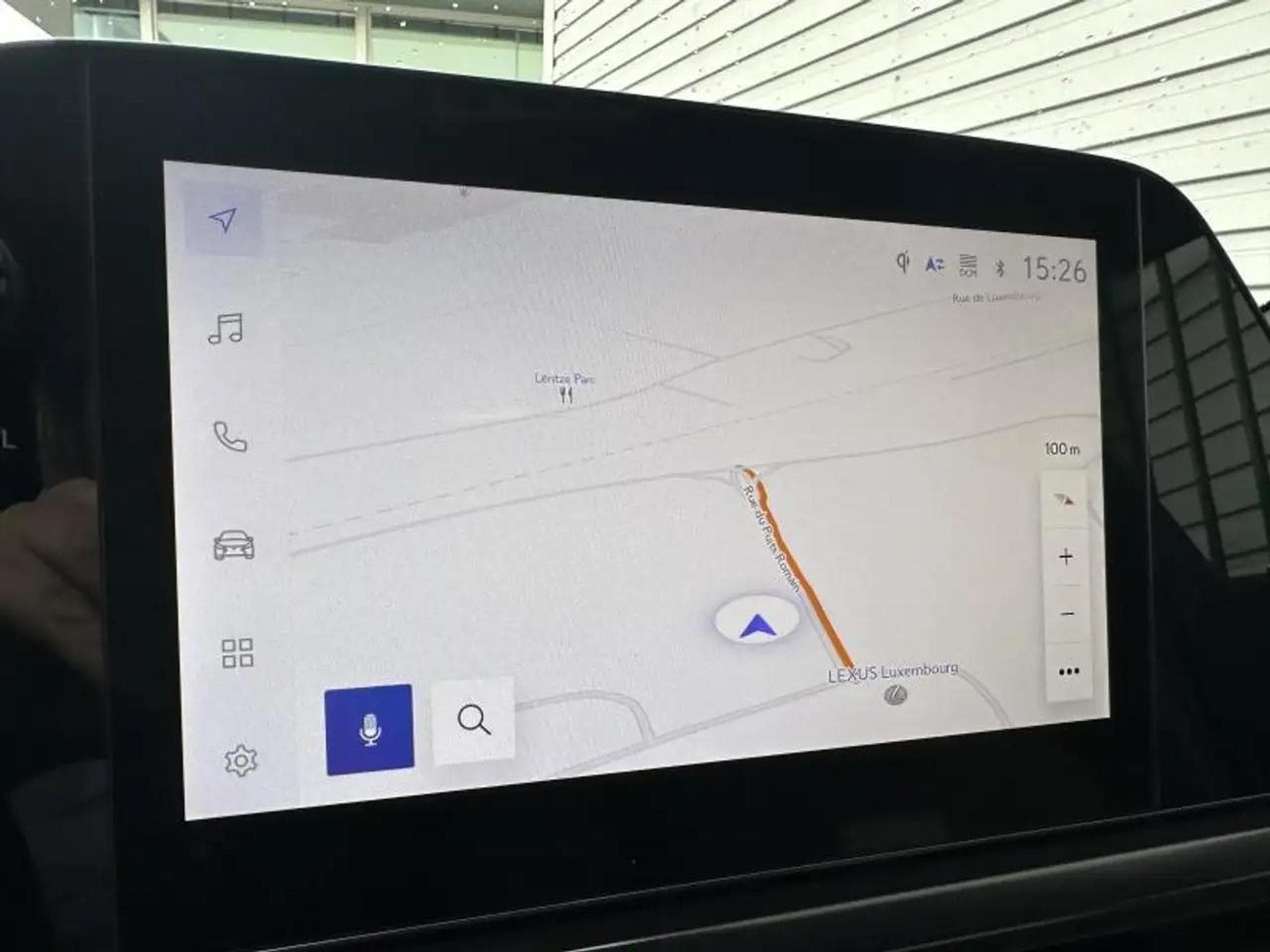 Lexus UX (2023) - Foto 13