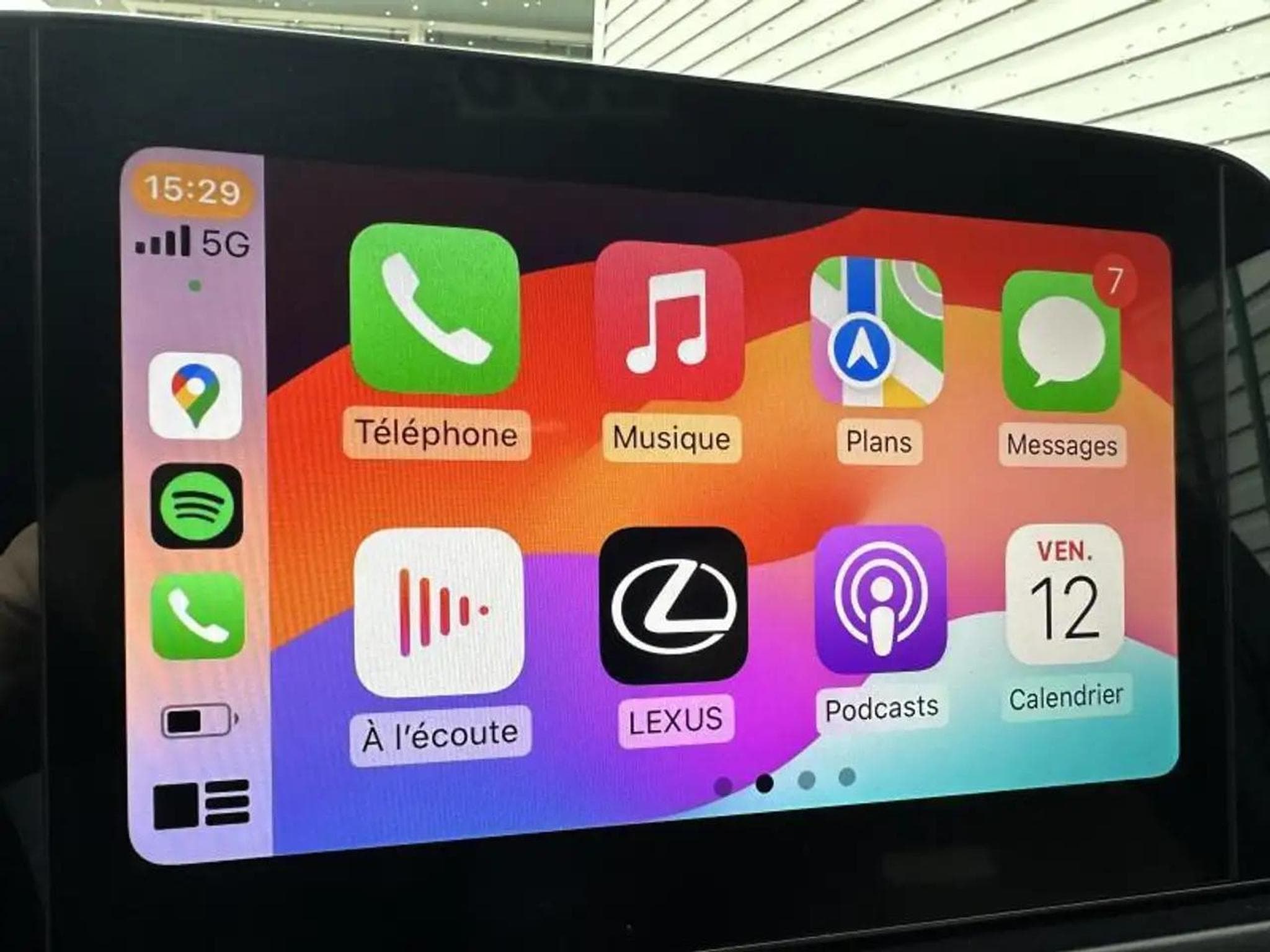 Lexus UX (2023) - Foto 16