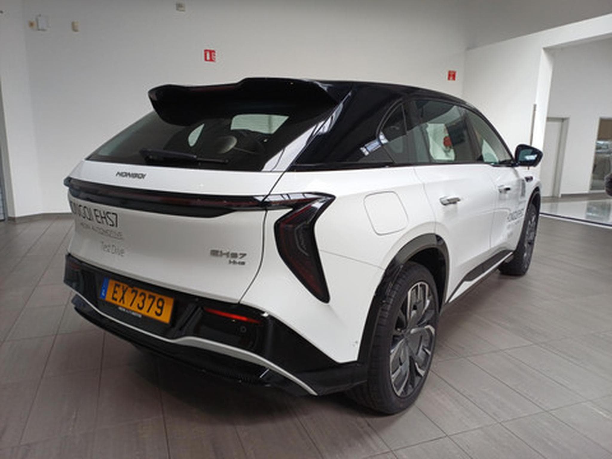 Hongqi EHS7 Long Range Long Range Launch Edition (2026) - Photo 4