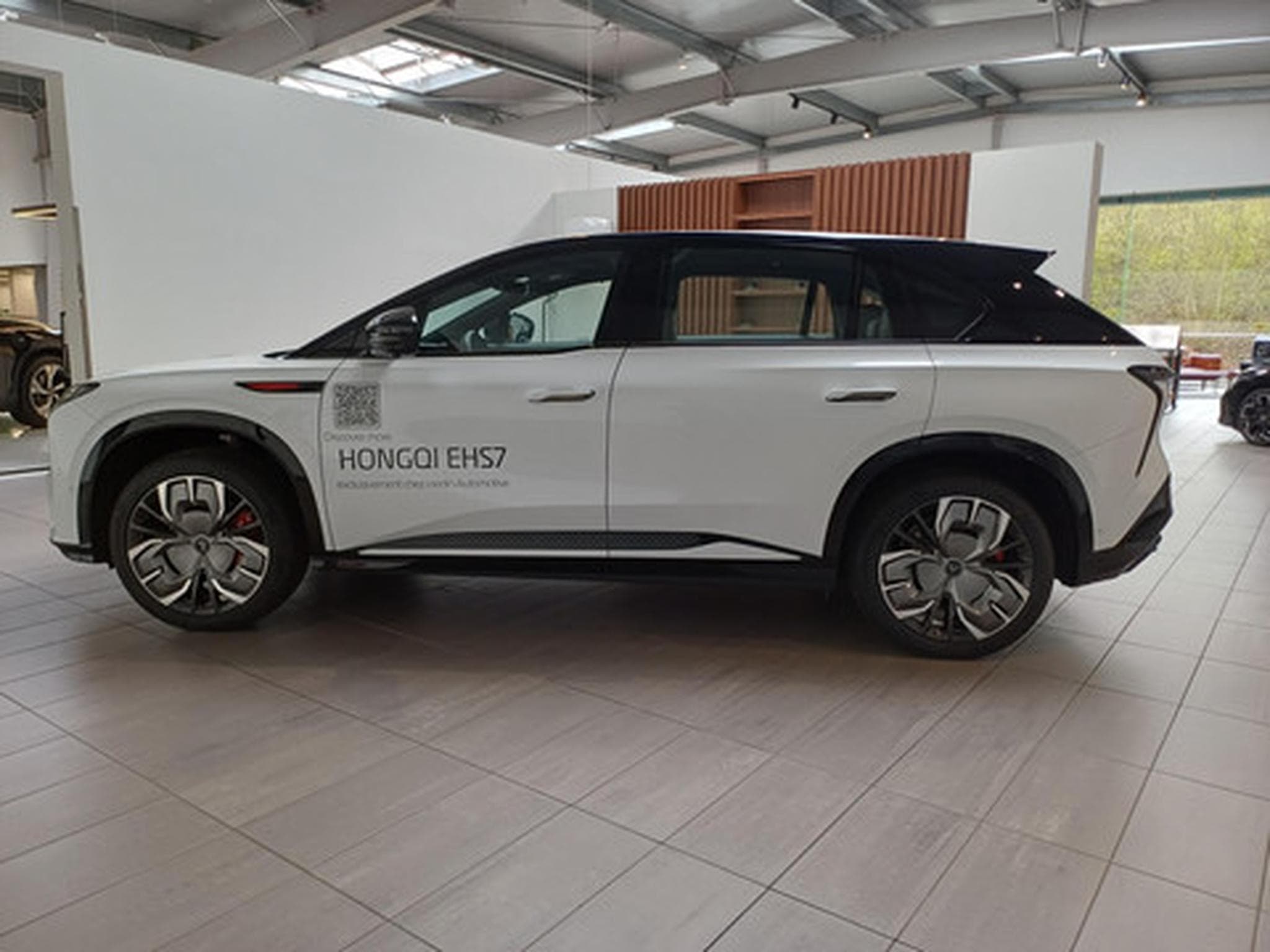 Hongqi EHS7 Long Range Long Range Launch Edition (2026) - Photo 7