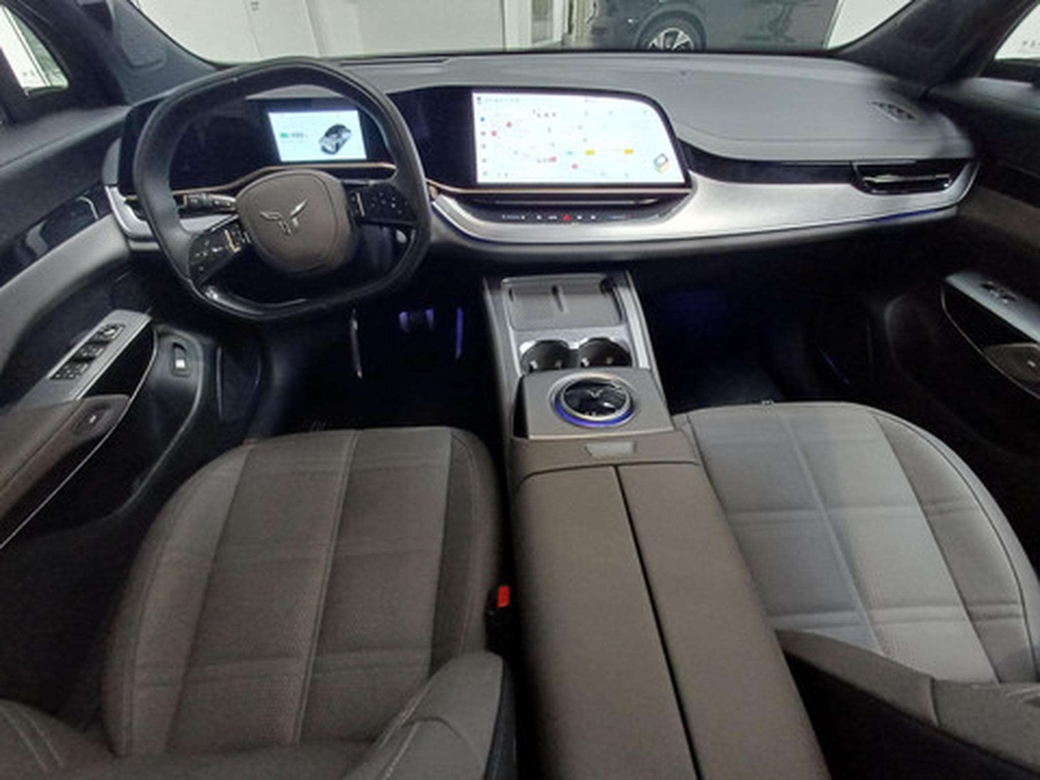 Hongqi EHS7 Long Range Long Range Launch Edition (2026) - Photo 8