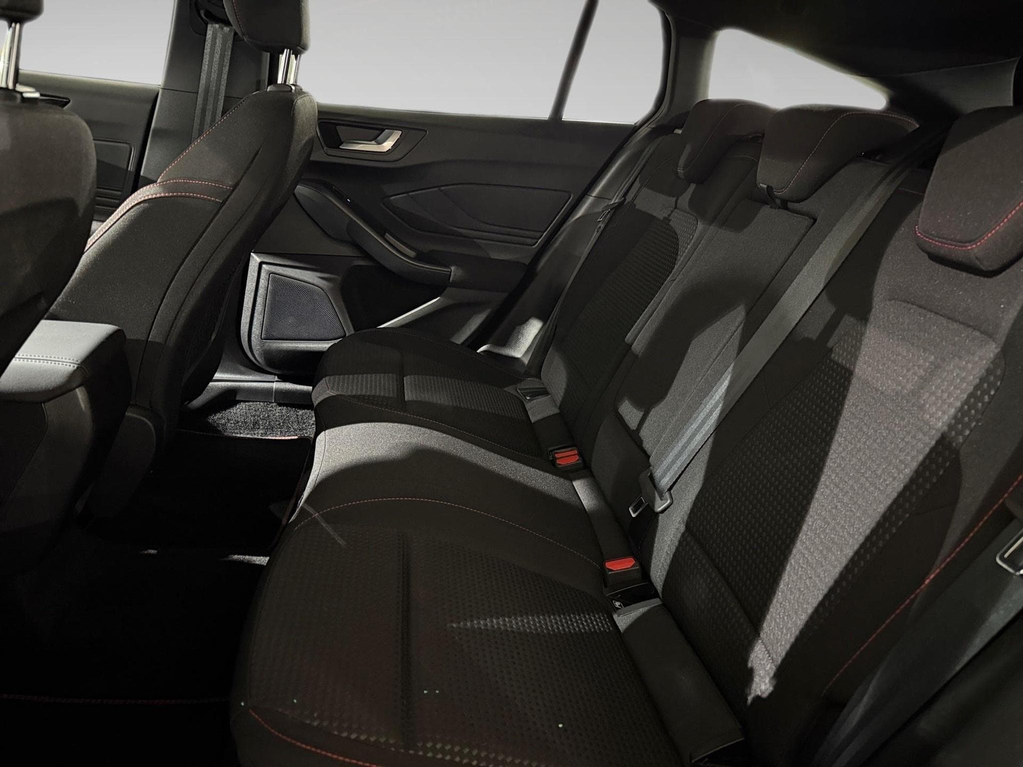 Ford Focus 1.0 ST-Line (2023) - Photo 11