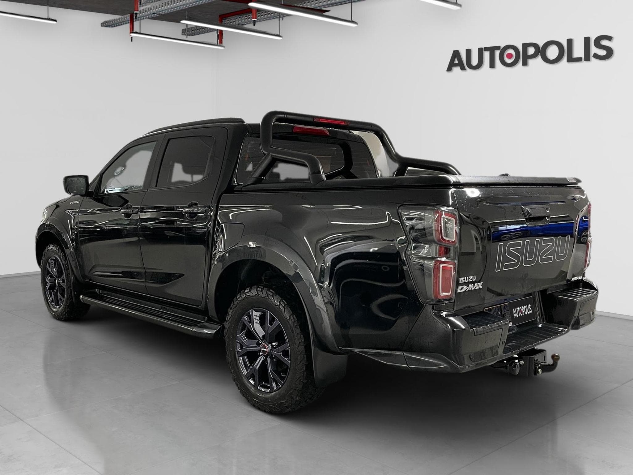 Isuzu D-Max V-CROSS (2024) - Photo 13