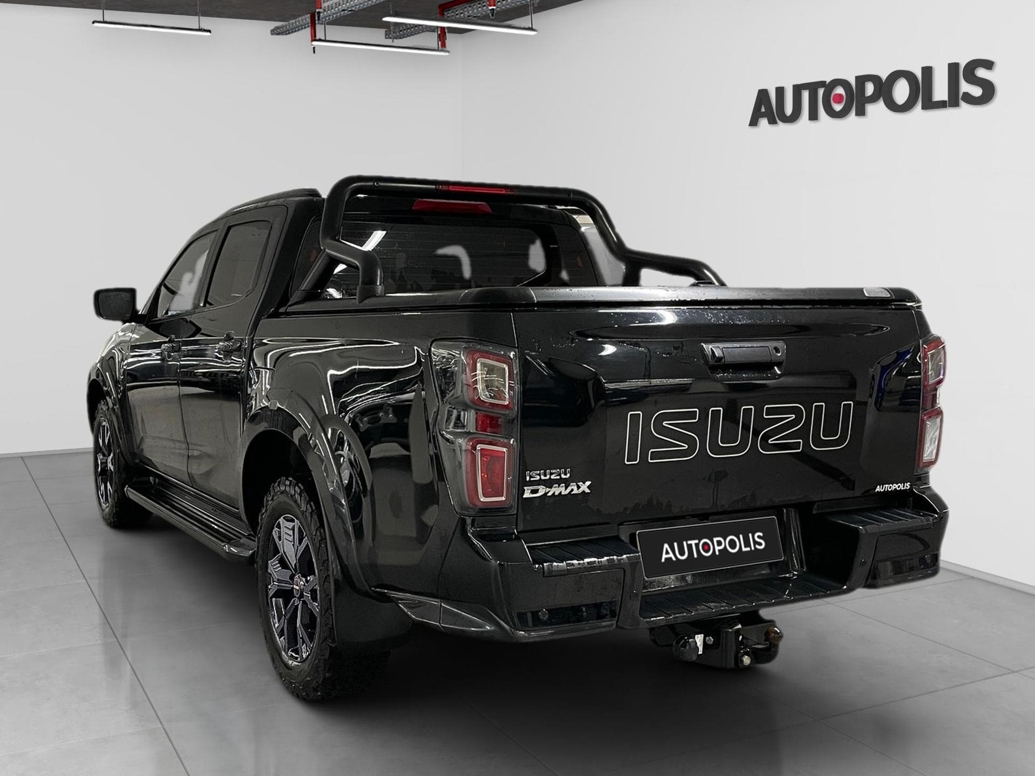 Isuzu D-Max V-CROSS (2024) - Photo 18