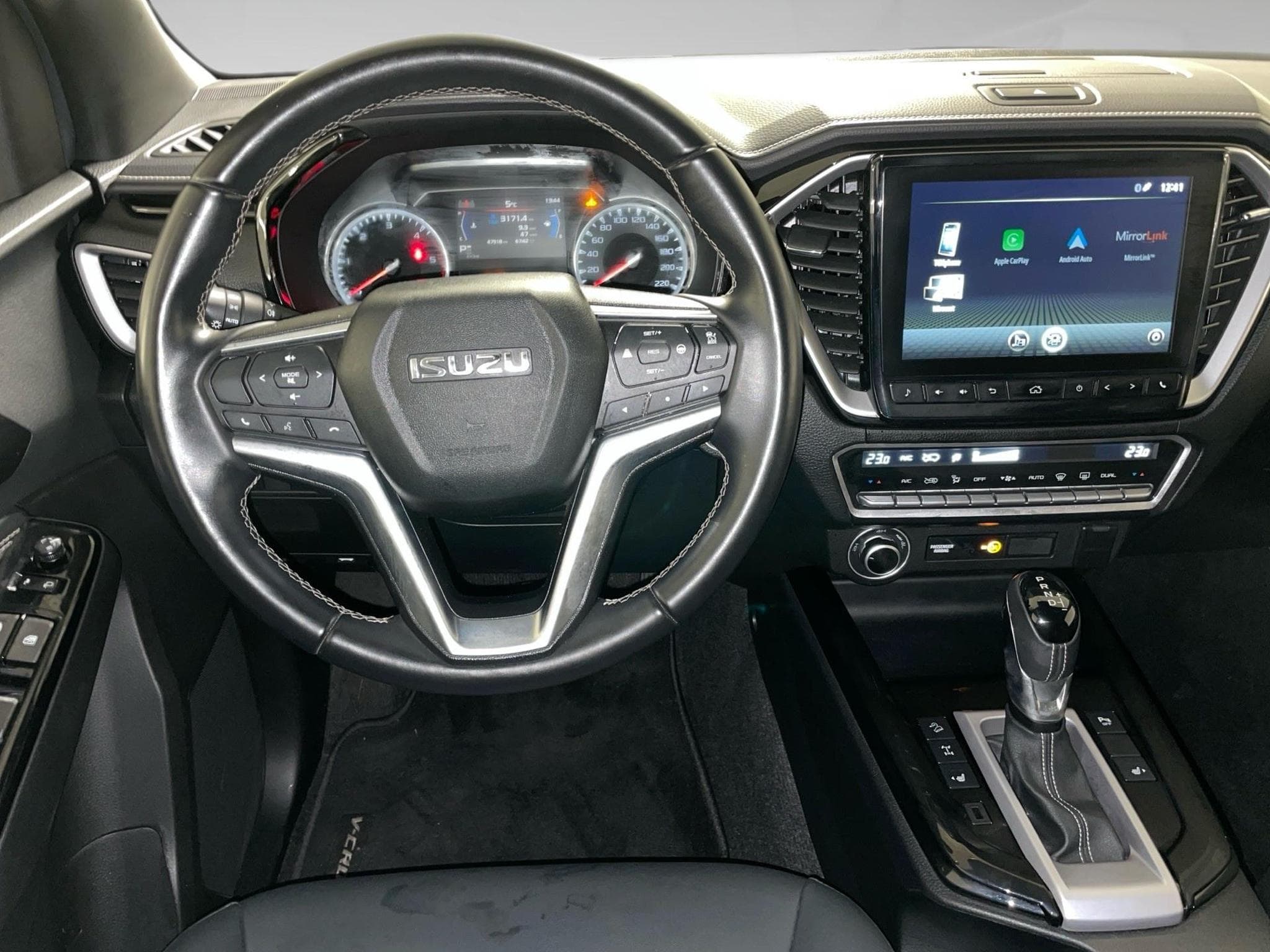 Isuzu D-Max V-CROSS (2024) - Photo 6