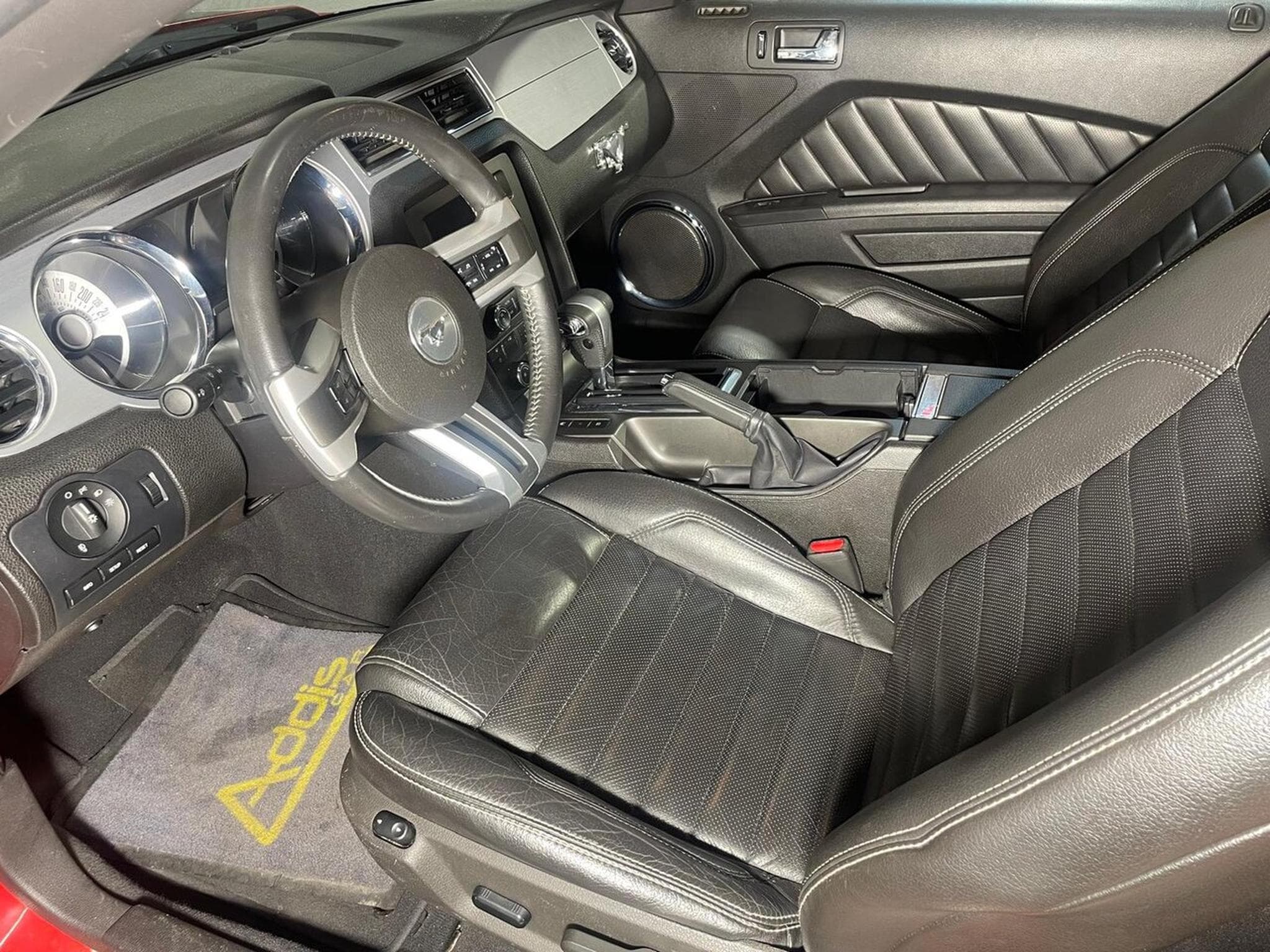 Ford Mustang COUPE GT 4.6 V8 315 CV (2010) - Photo 9