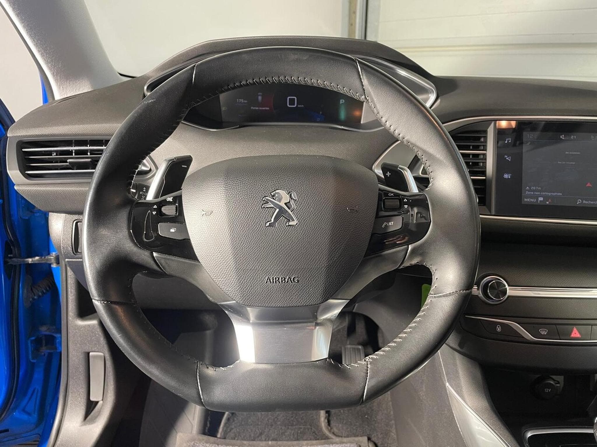 Peugeot 308 1.5 BLUEHDI 130 EAT8 ACTIVE GPS CARPLAY (2021) - Photo 10