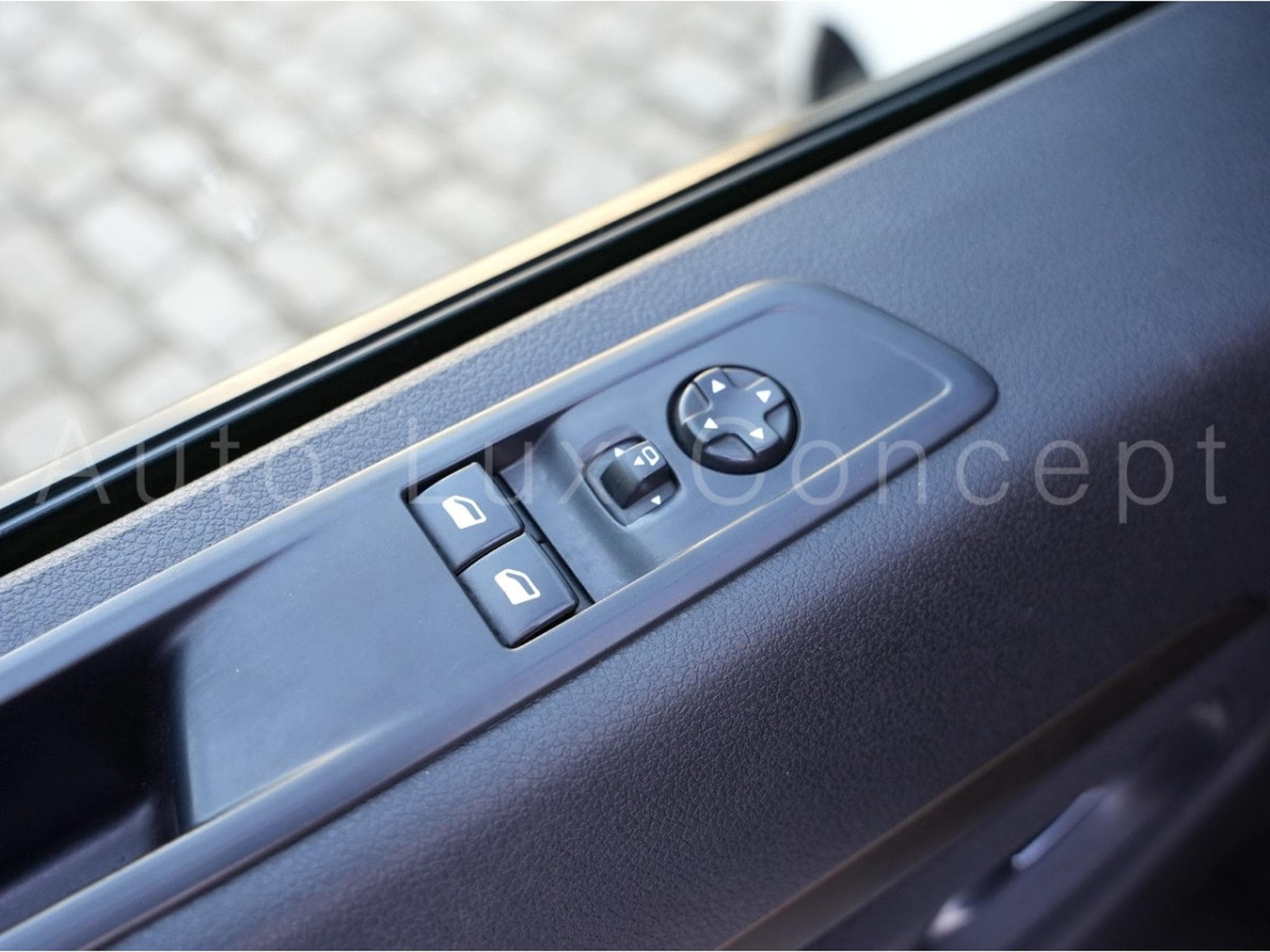 Toyota Proace 2.0 D-4D 177 ch AT8 L2 Shuttle Comfort 8 places (2020) - Photo 15