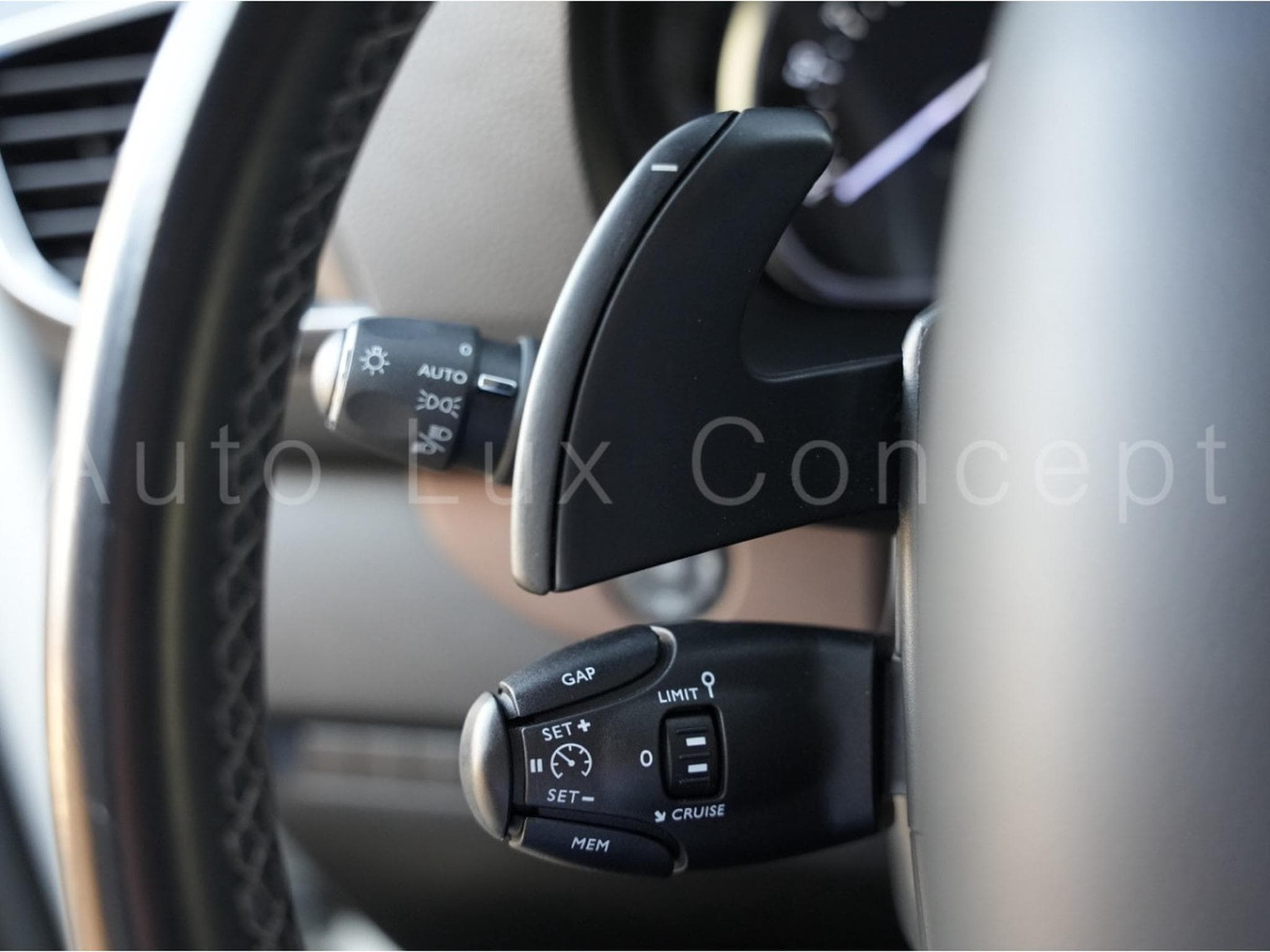 Toyota Proace 2.0 D-4D 177 ch AT8 L2 Shuttle Comfort 8 places (2020) - Photo 18