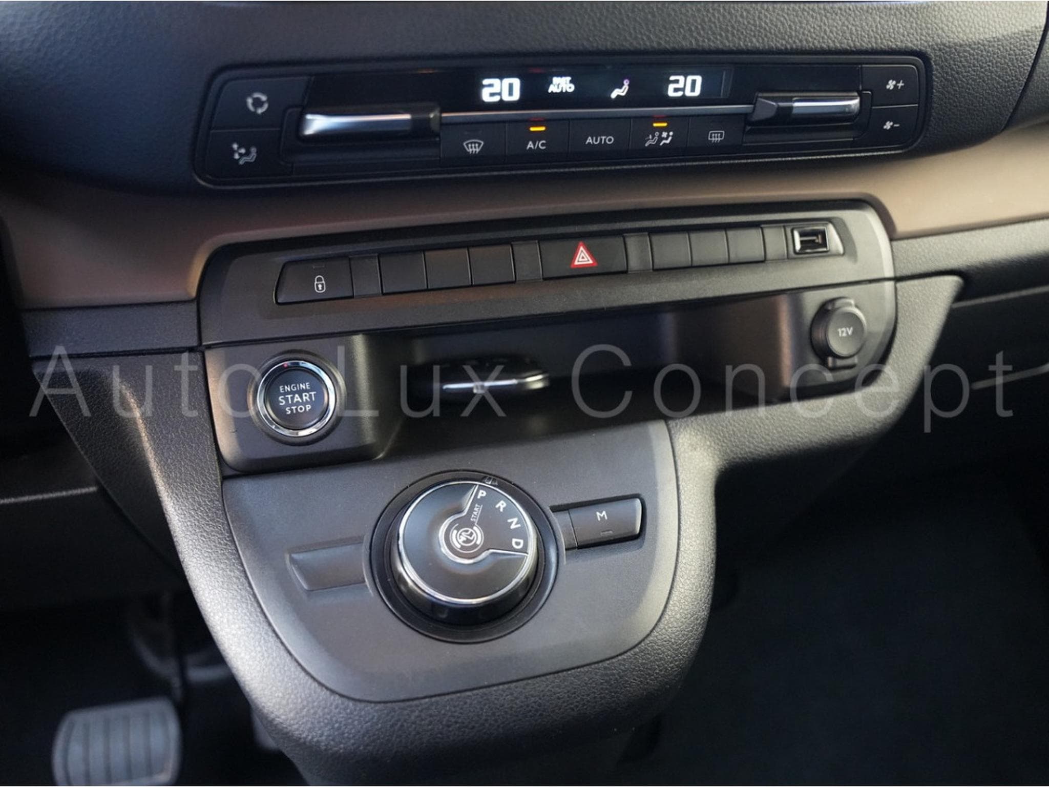 Toyota Proace 2.0 D-4D 177 ch AT8 L2 Shuttle Comfort 8 places (2020) - Photo 23