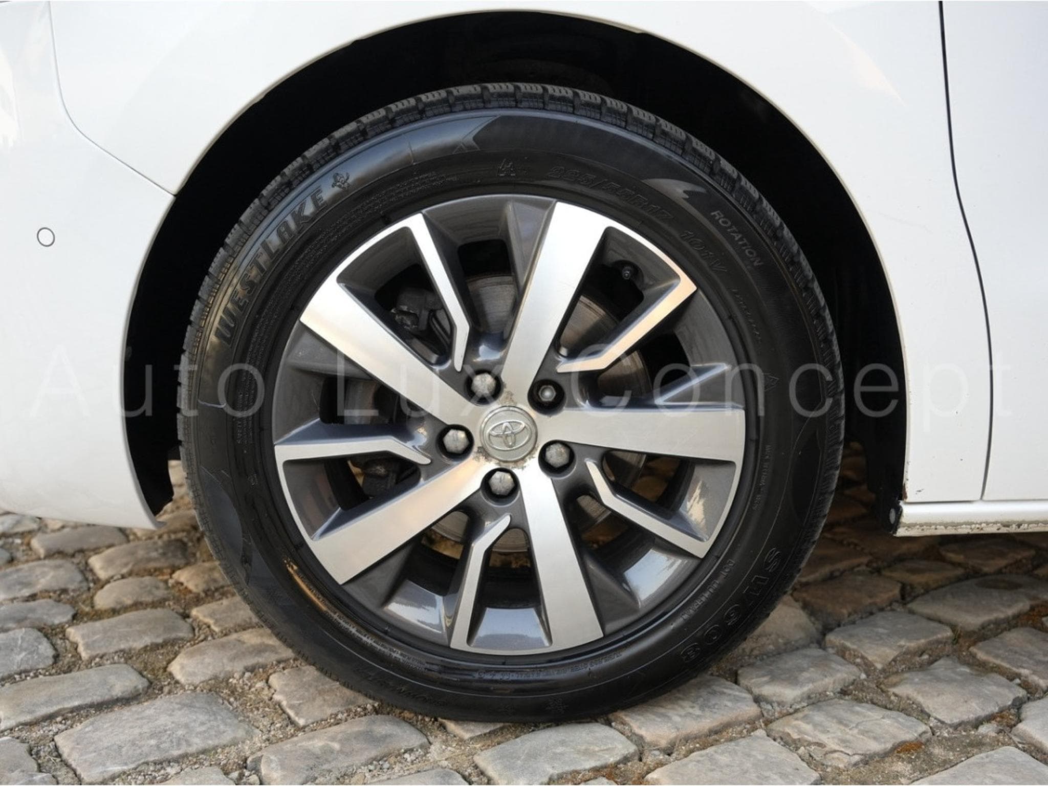 Toyota Proace 2.0 D-4D 177 ch AT8 L2 Shuttle Comfort 8 places (2020) - Photo 27