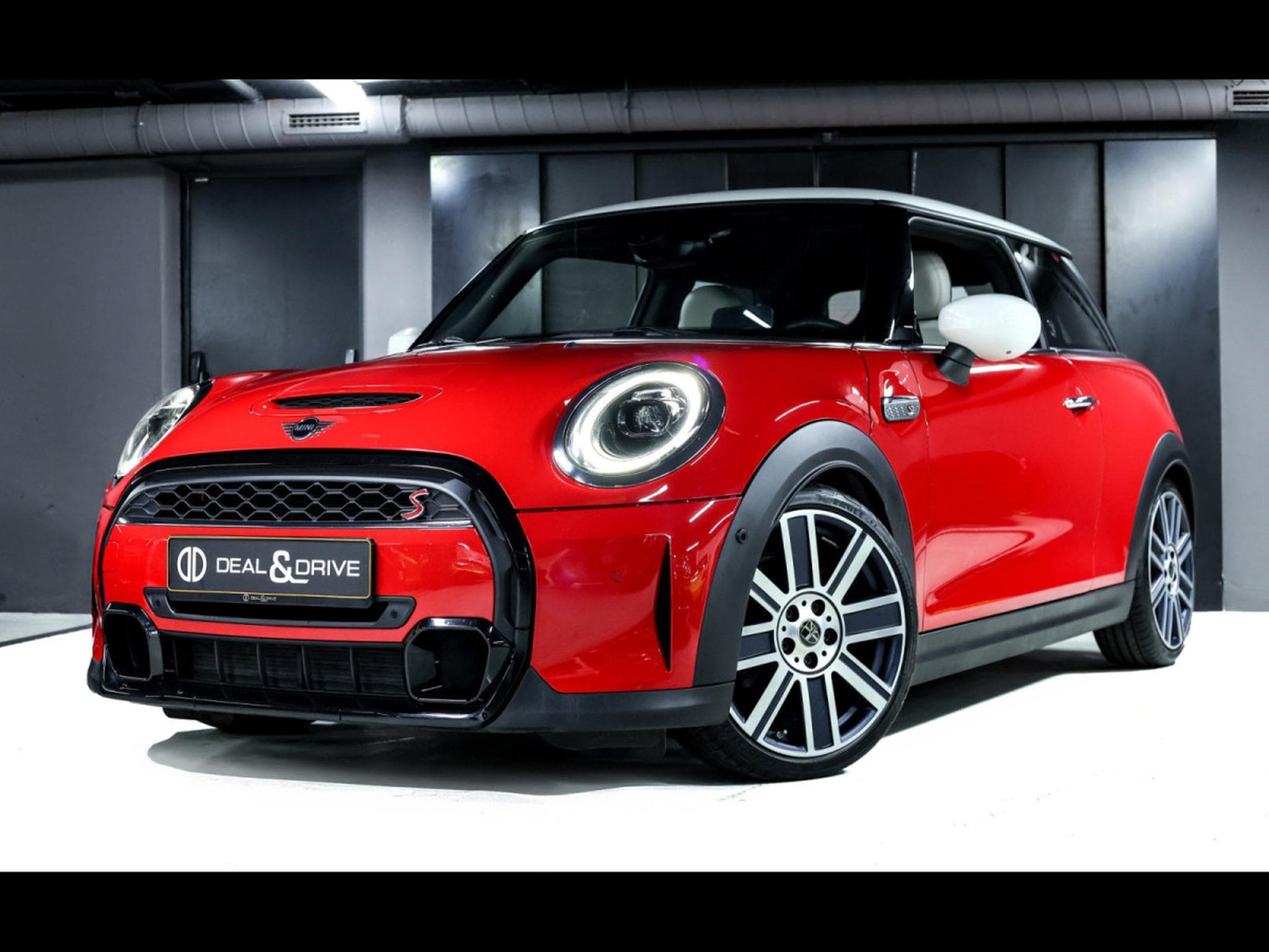 Mini Cooper S 3 PORTES YOURS TRIM – CHILI RED (2022) - Photo 1