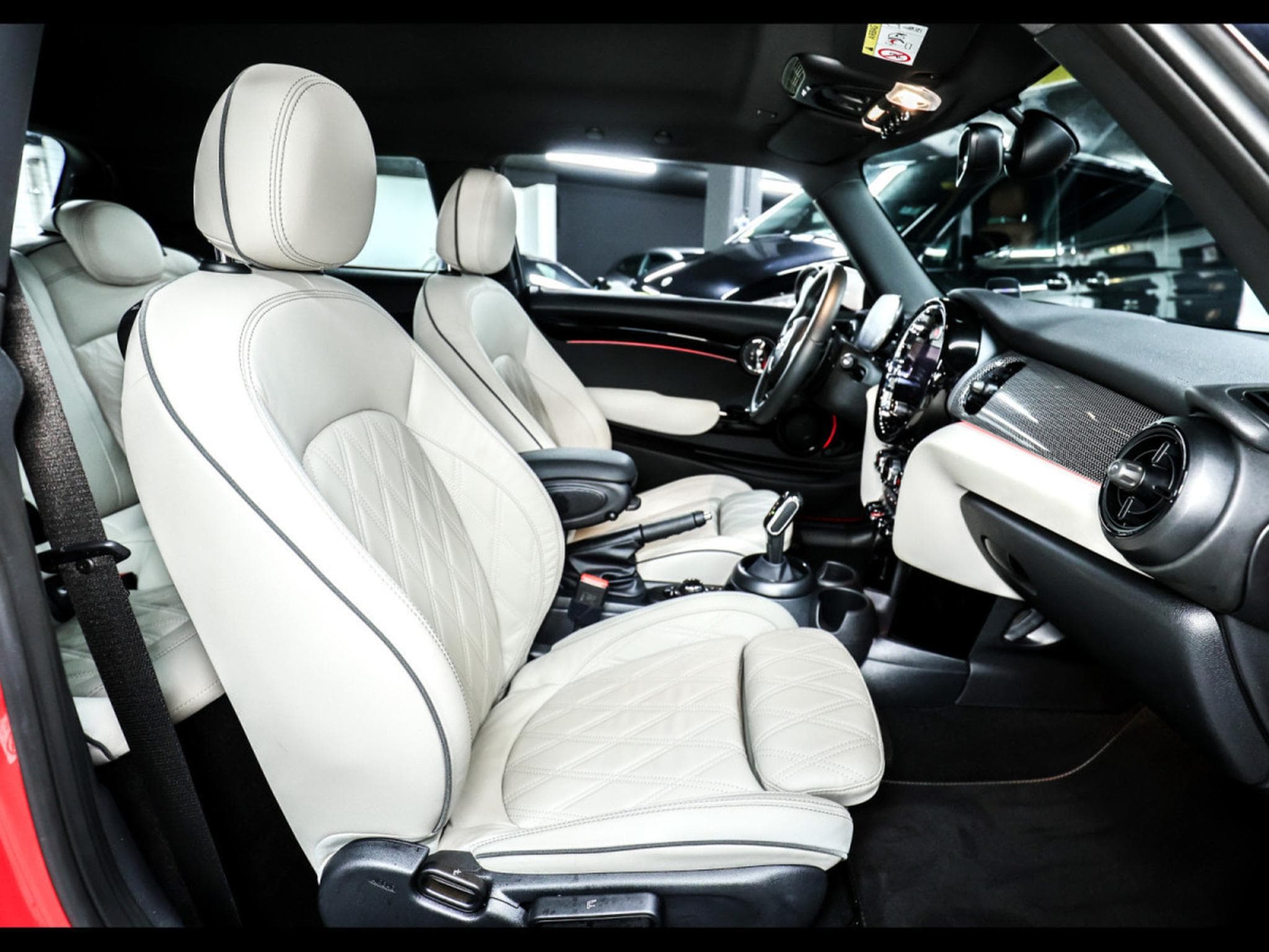 Mini Cooper S 3 PORTES YOURS TRIM – CHILI RED (2022) - Photo 15