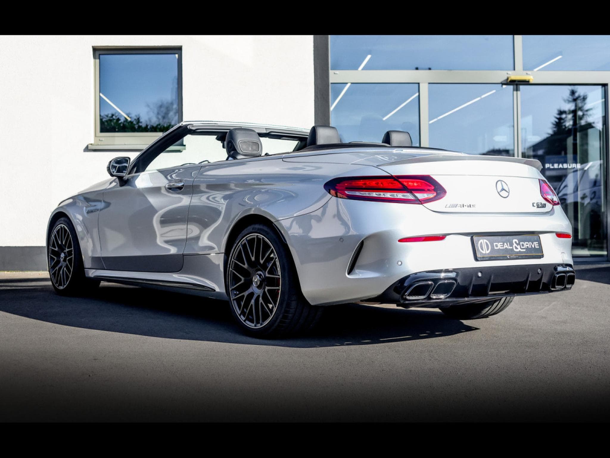 Mercedes C 63 AMG S AMG CABRIOLET (510 CH) – PACK NIGHT - IRIDIUM-SILBER (2020) - Photo 3