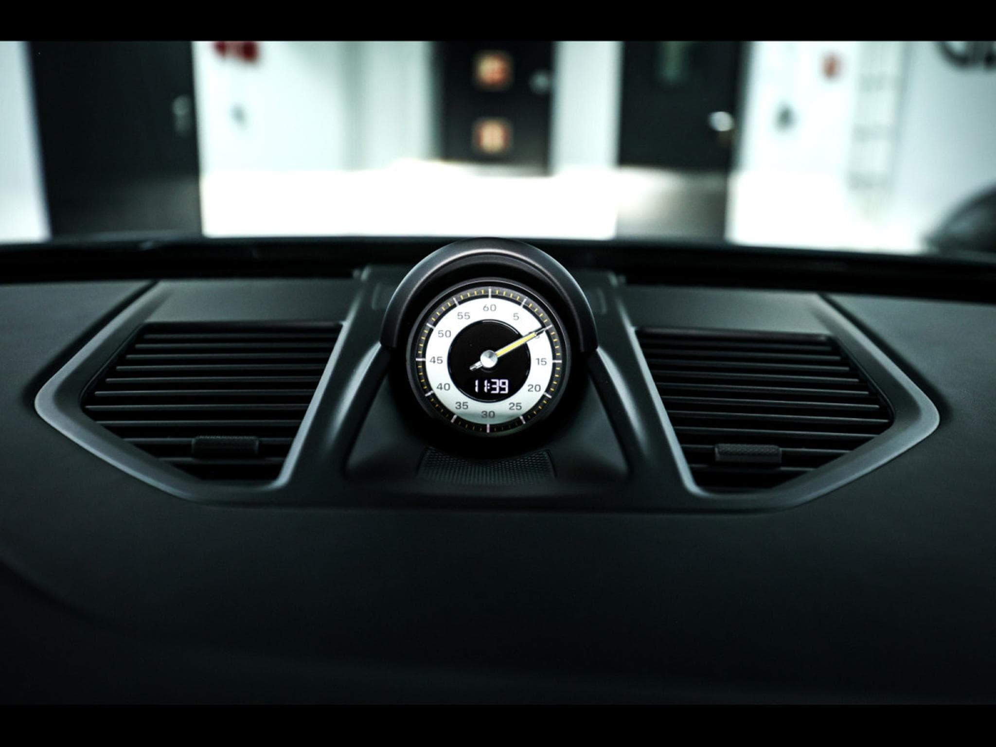 Porsche 911 (992.1) GT3 RS PDK – PACK CLUBSPORT - GT-SILVER (2025) - Photo 19