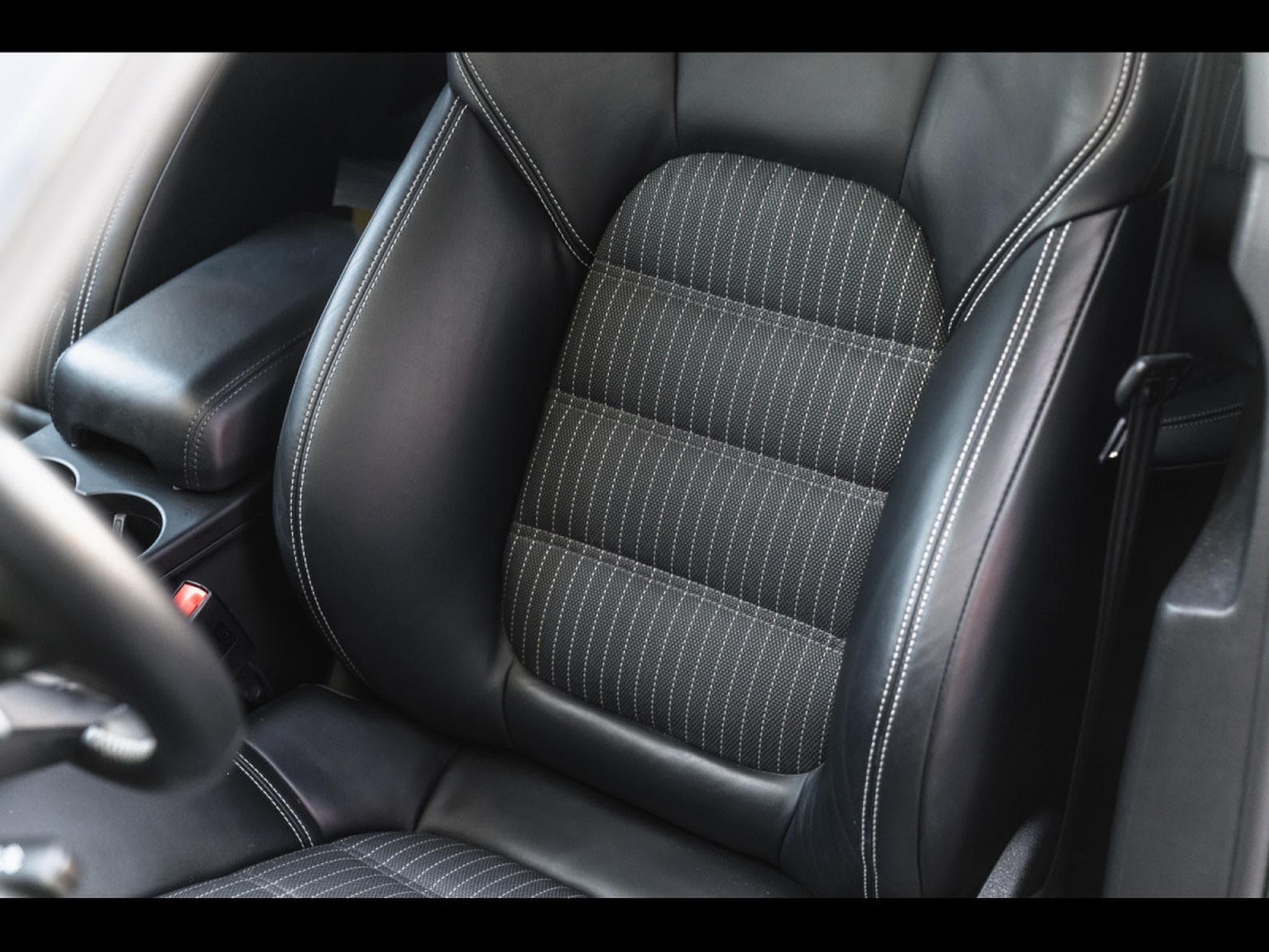 Porsche Macan III T PDK (2023) - Photo 20