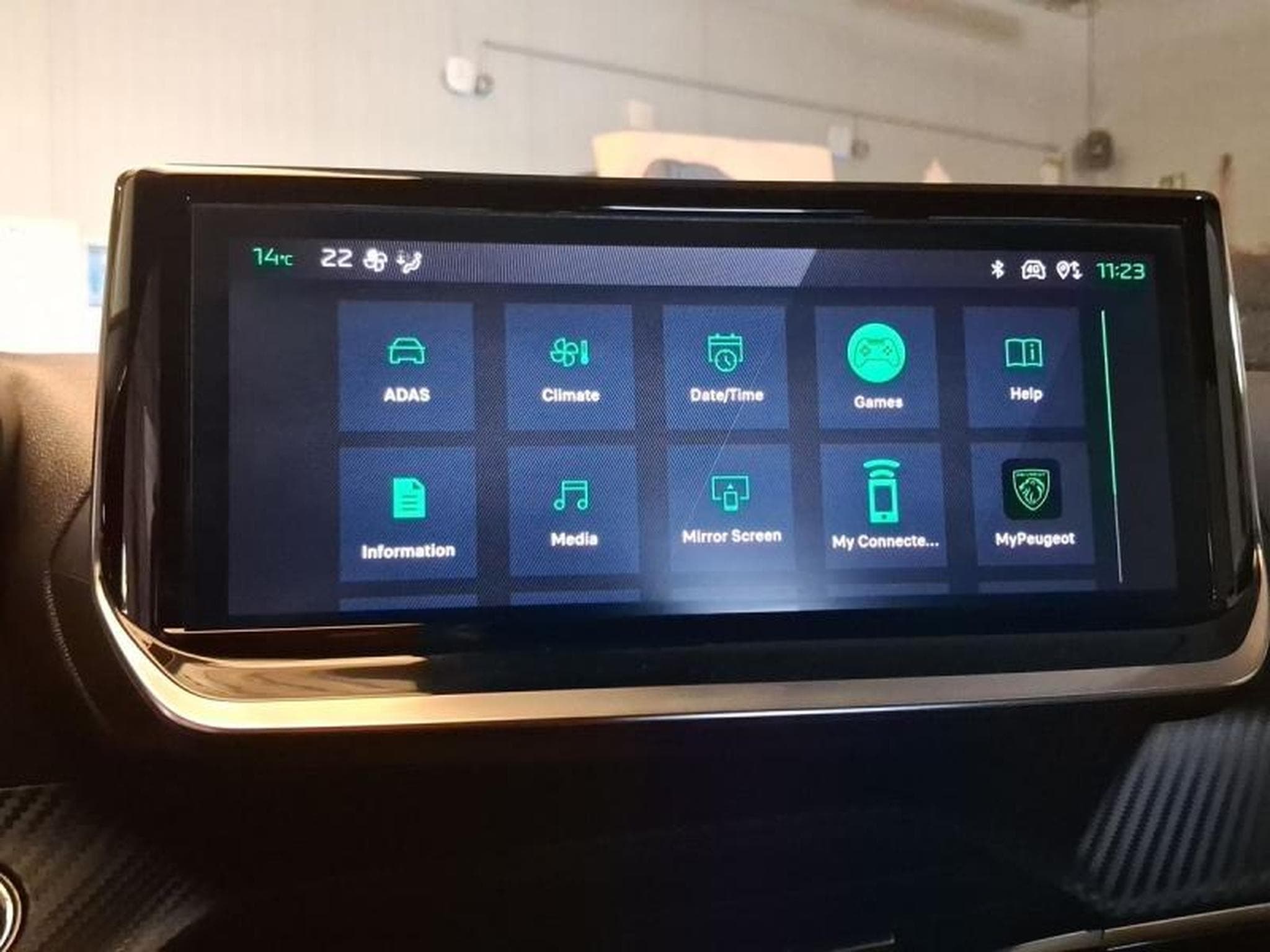 PEUGEOT 2008 1.2 100ch S&S Allure (2024) - Photo 11