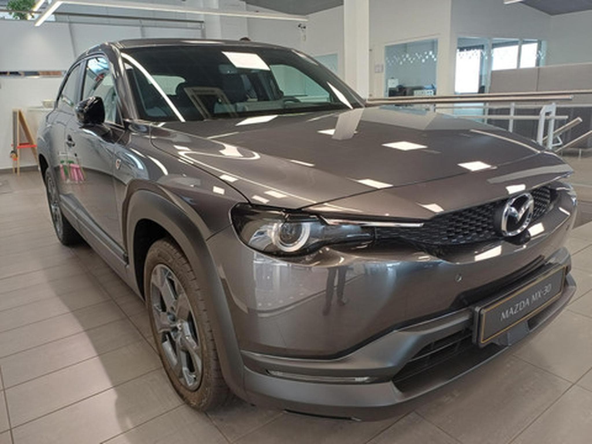 Mazda MX-30 e-SkyActiv R-EV 170 Exclusive-line (2026) - Photo 2