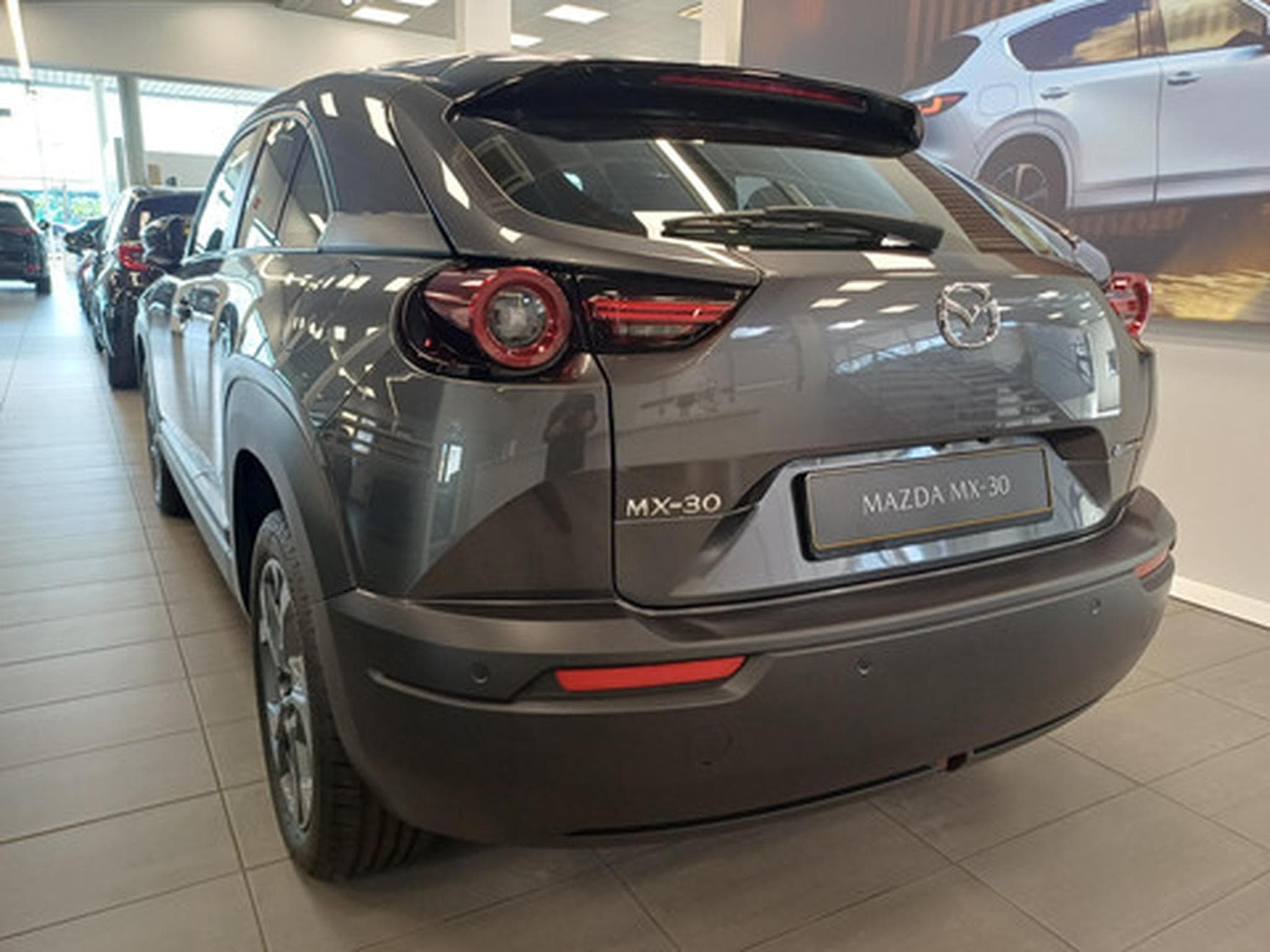 Mazda MX-30 e-SkyActiv R-EV 170 Exclusive-line (2026) - Photo 4