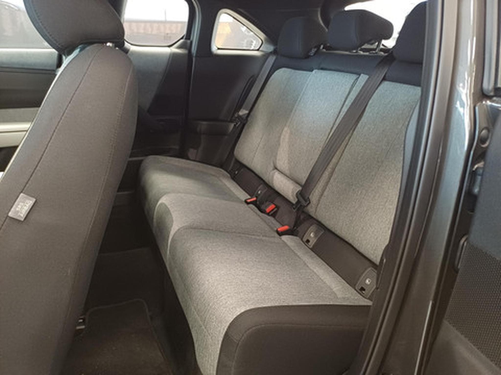 Mazda MX-30 e-SkyActiv R-EV 170 Exclusive-line (2026) - Photo 9