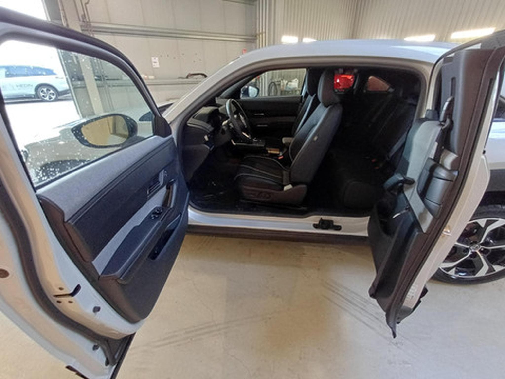 Mazda MX-30 e-SKYACTIV R-EV 170 pk Urban Expression (2026) - Photo 10