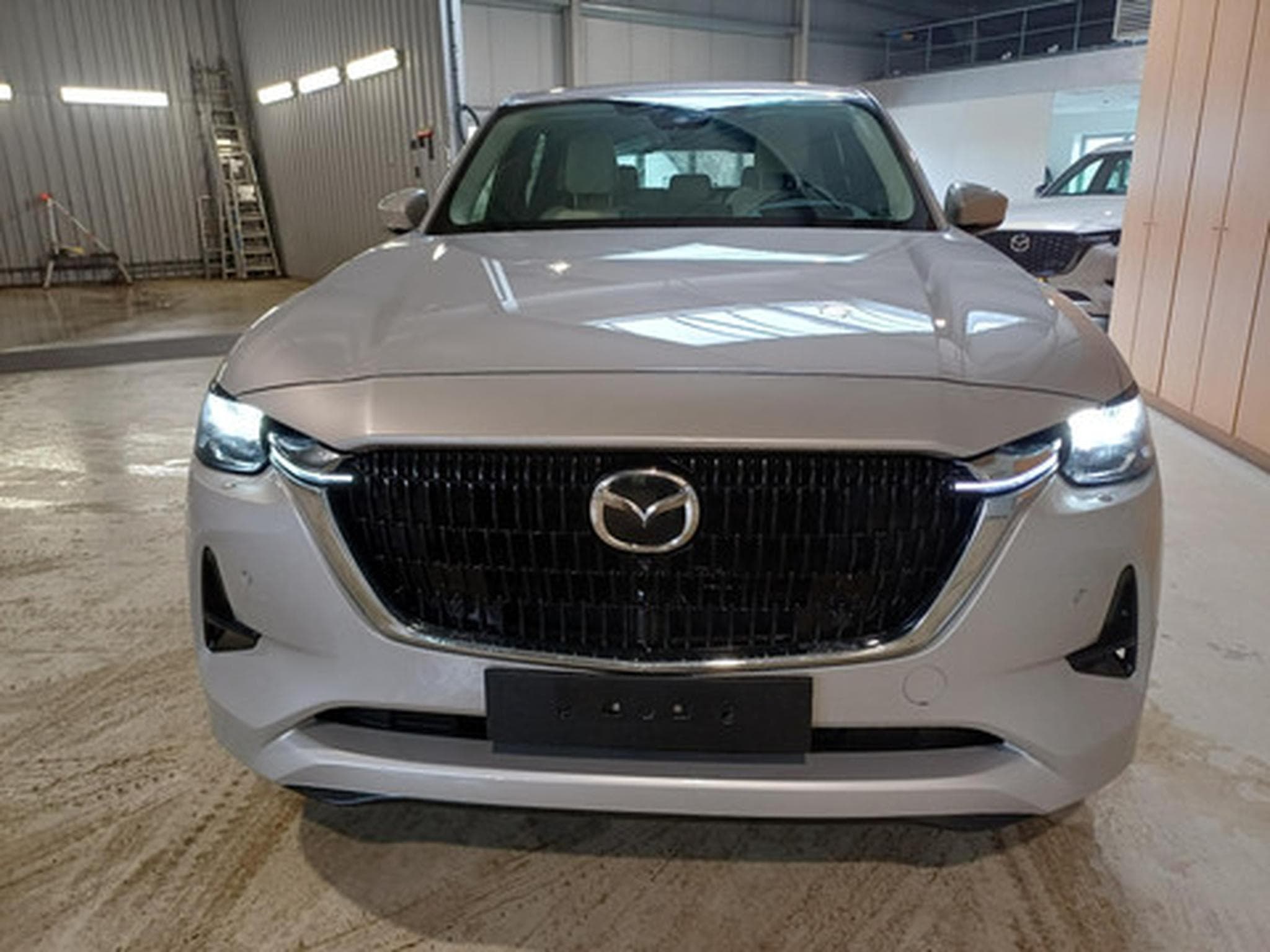 Mazda CX-60 2.5L e-SKYACTIV PHEV 327ps 8AT AWD TAKUMI (2026) - Photo 3
