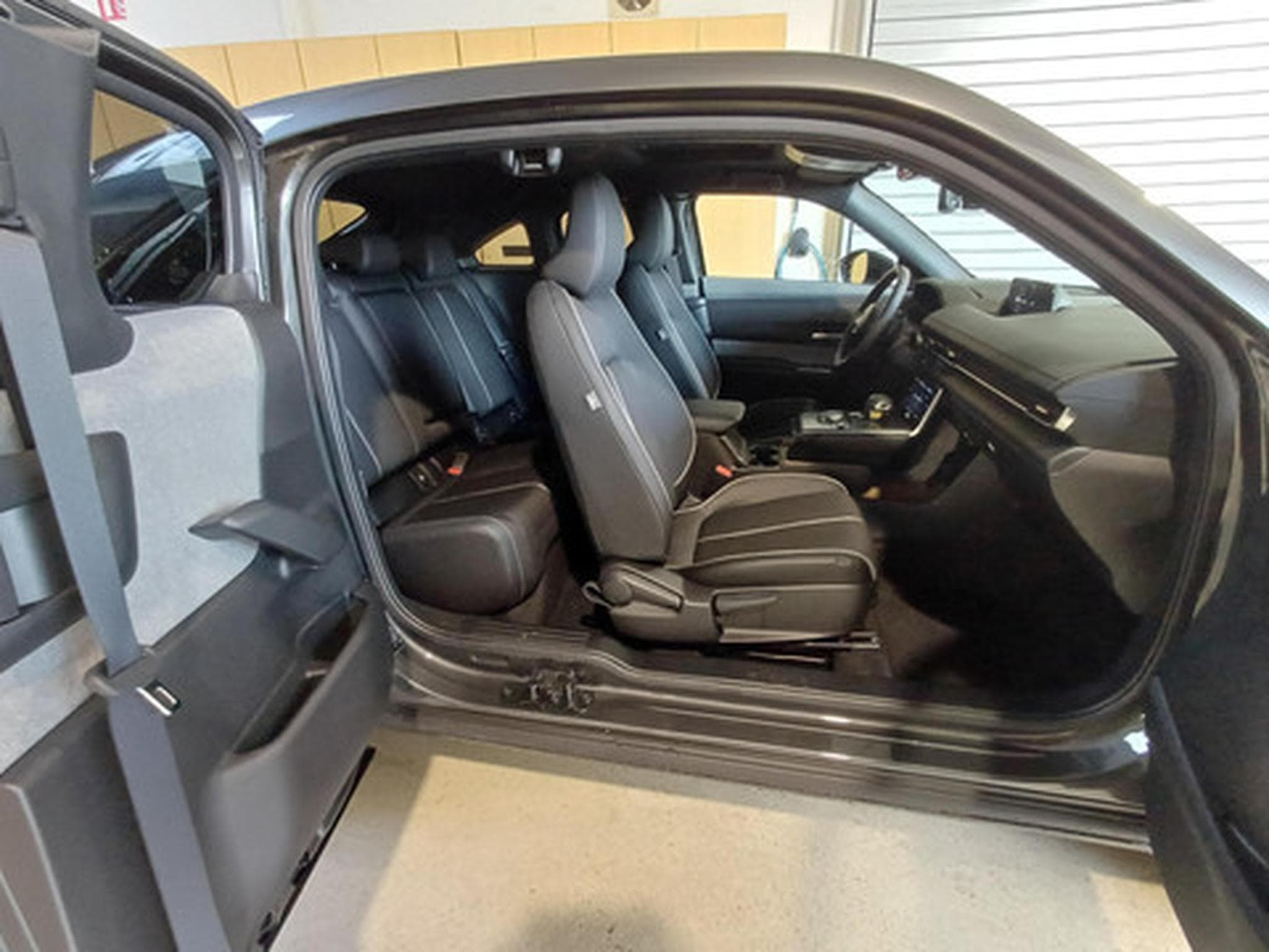 Mazda MX-30 e-SKYACTIV R-EV 170 pk Makoto Urban Expr (2026) - Photo 10