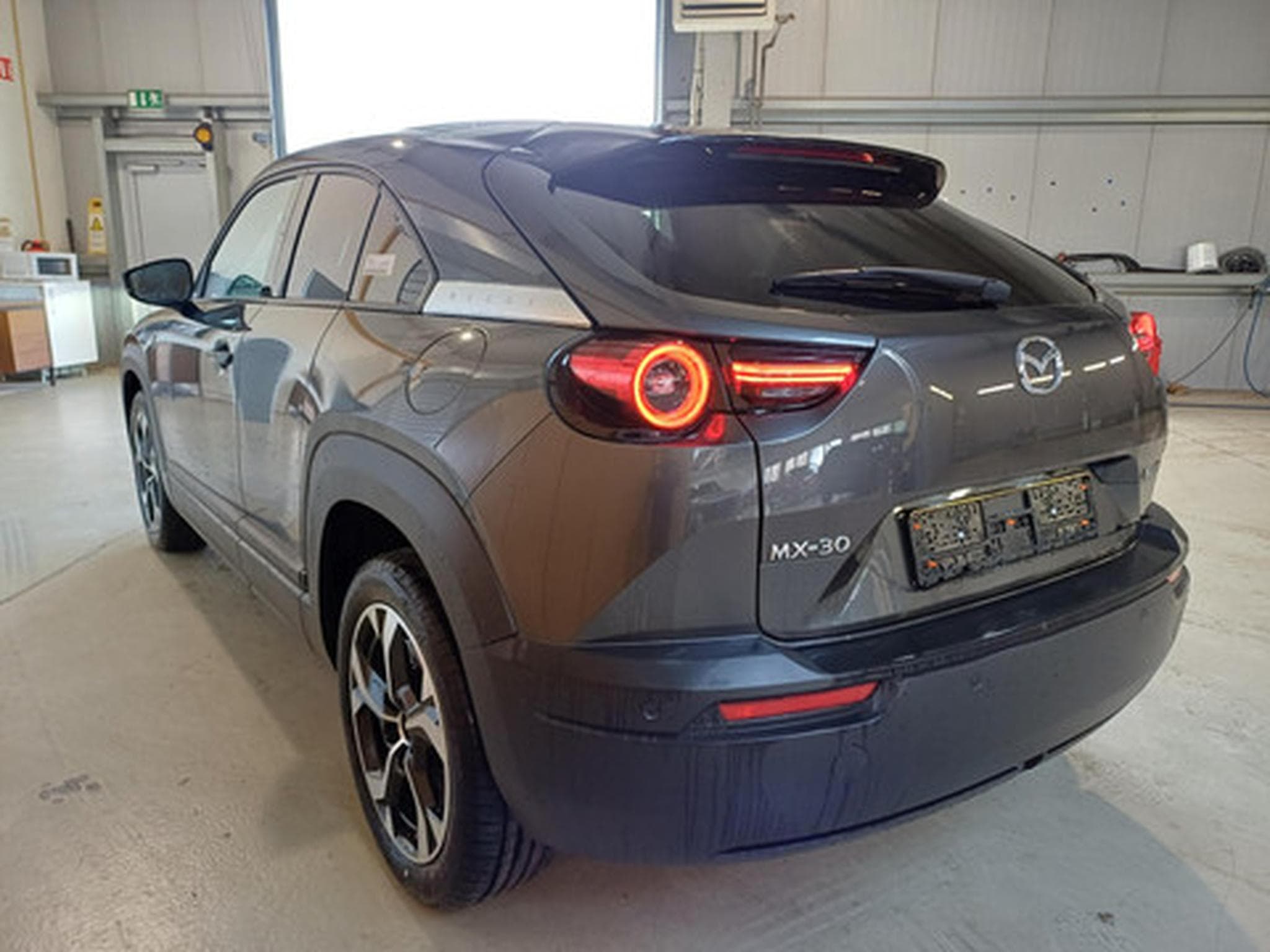 Mazda MX-30 e-SKYACTIV R-EV 170 pk Makoto Urban Expr (2026) - Photo 4