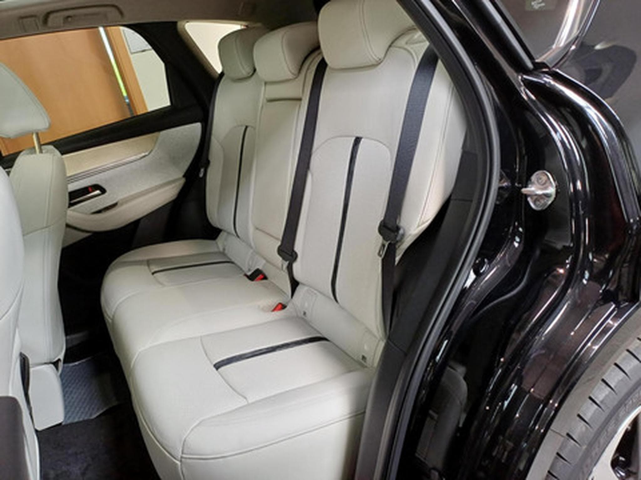 Mazda CX-60 2.5 e-SkyActiv PHEV Takumi (2026) - Photo 10