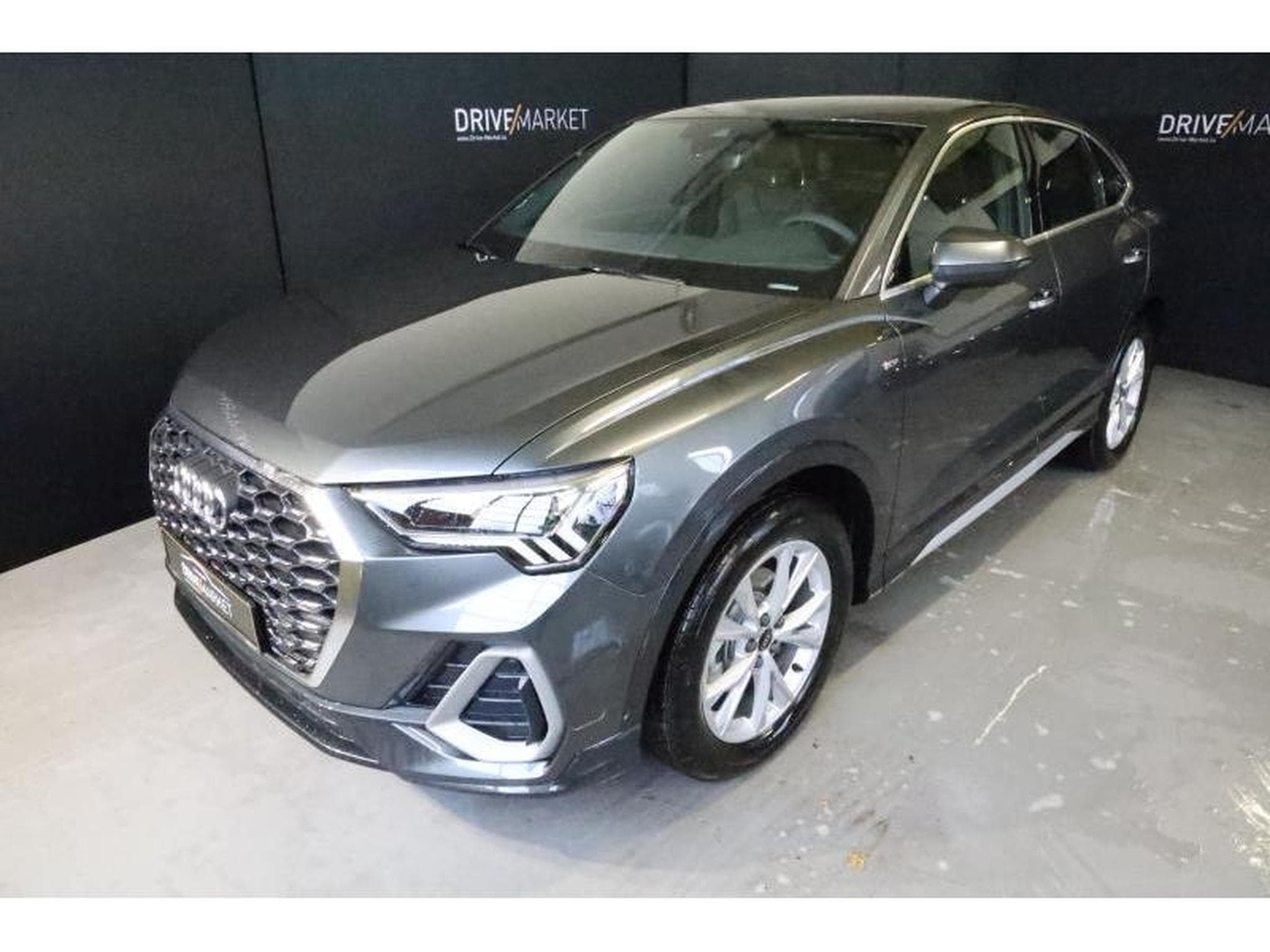 Audi Q3 Sportback S line (2024) - Photo 7