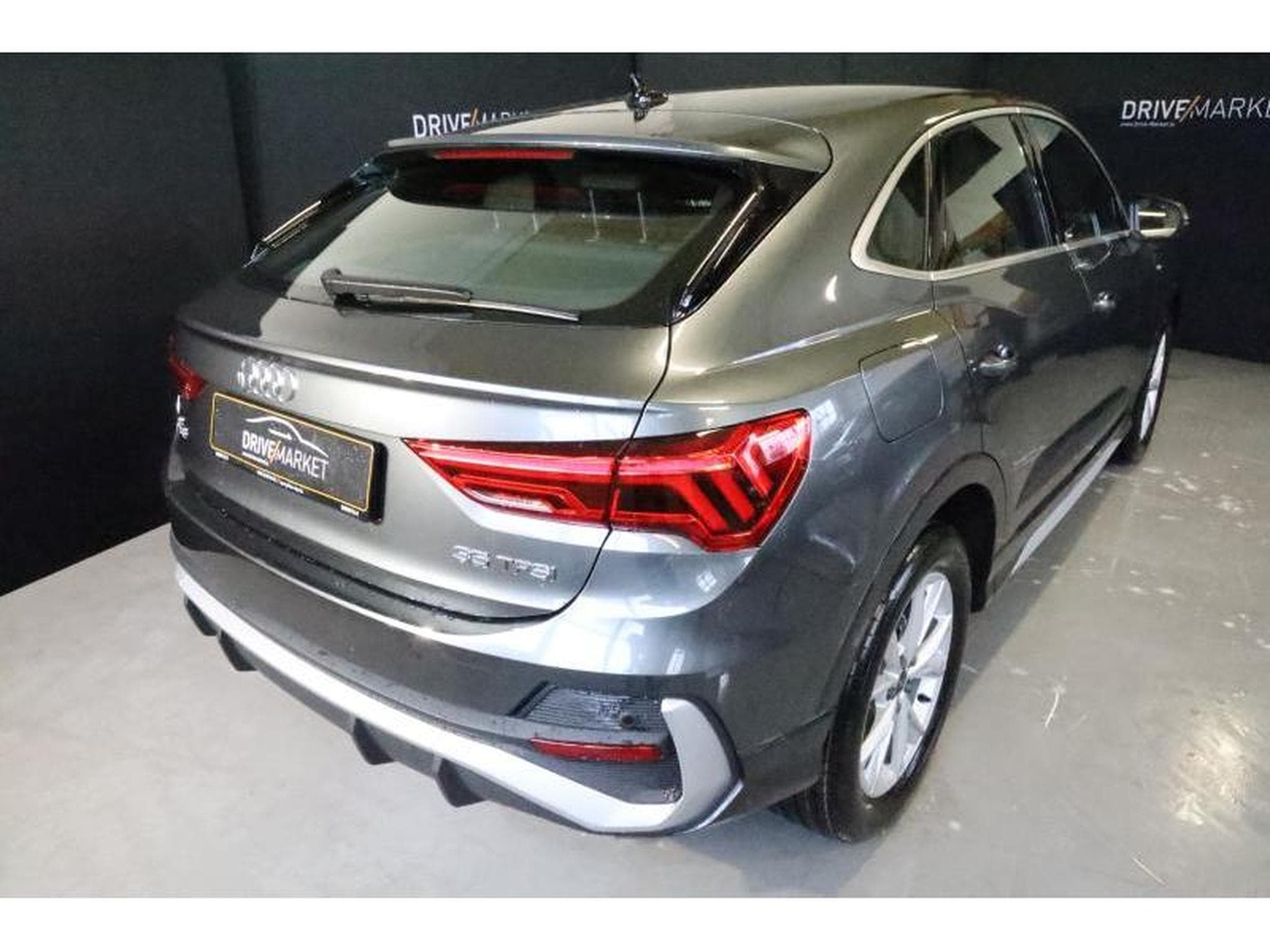 Audi Q3 Sportback S line (2024) - Photo 8