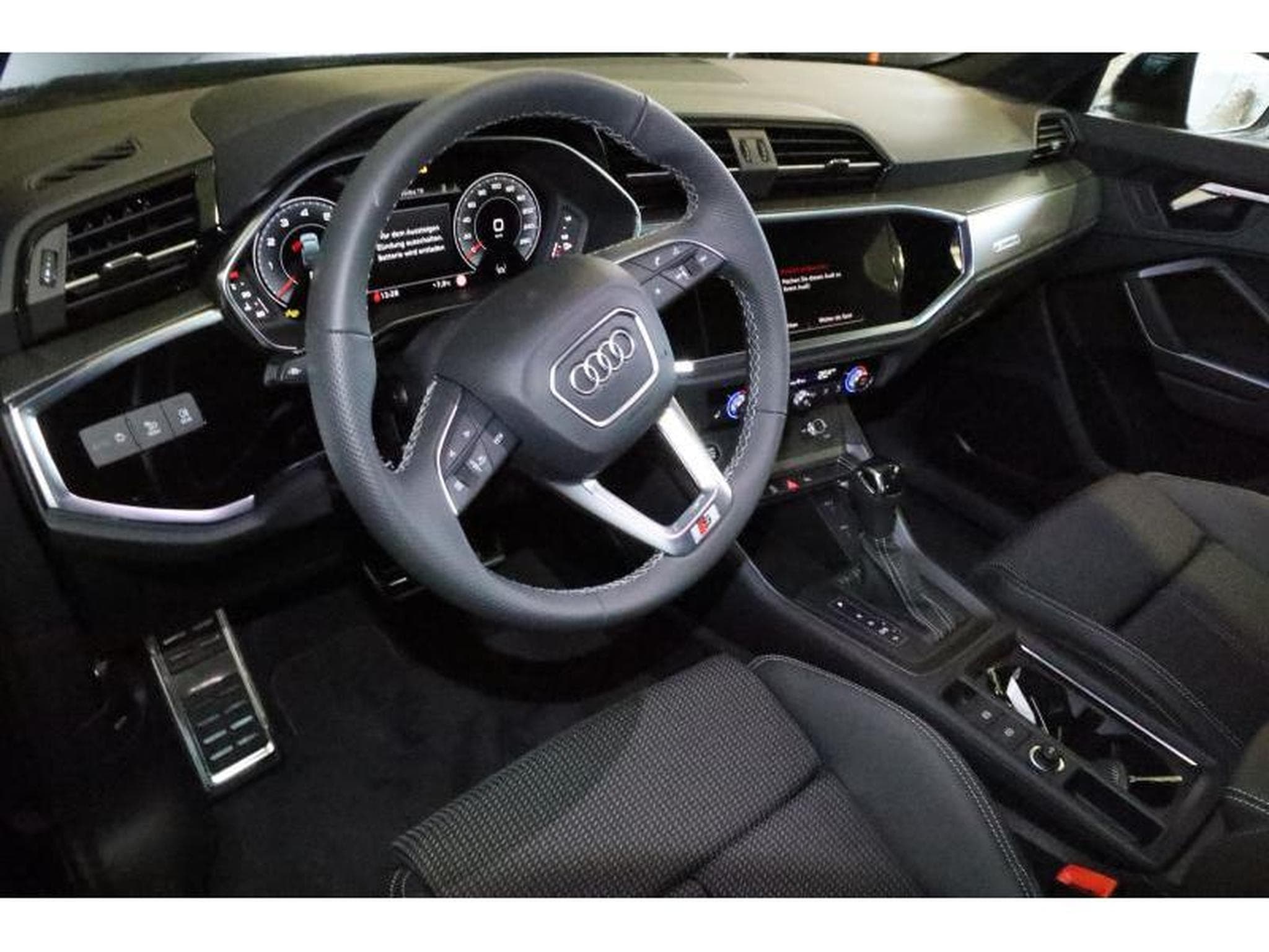 Audi Q3 Sportback S line (2024) - Photo 2