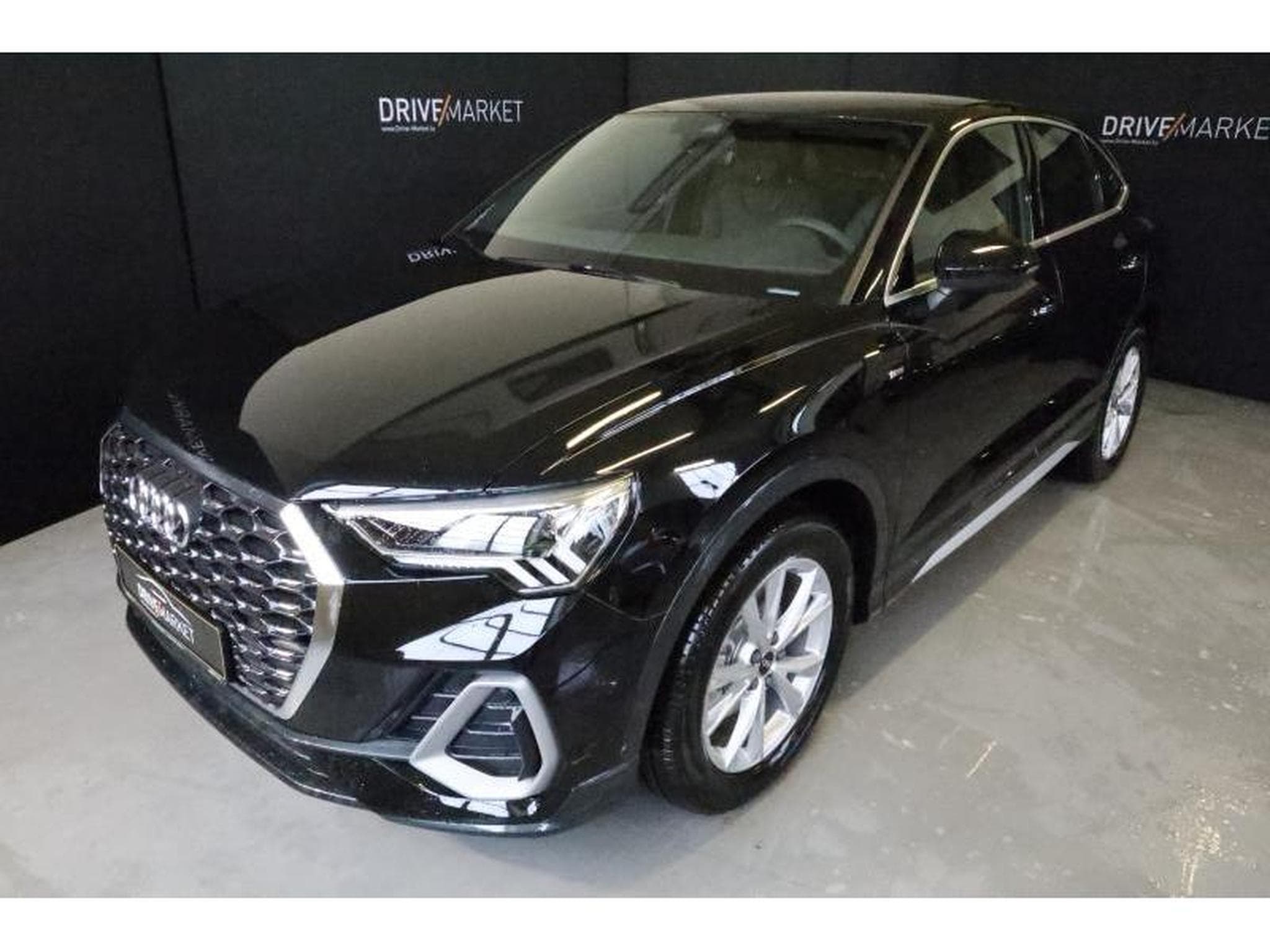 Audi Q3 Sportback S line (2024) - Photo 6