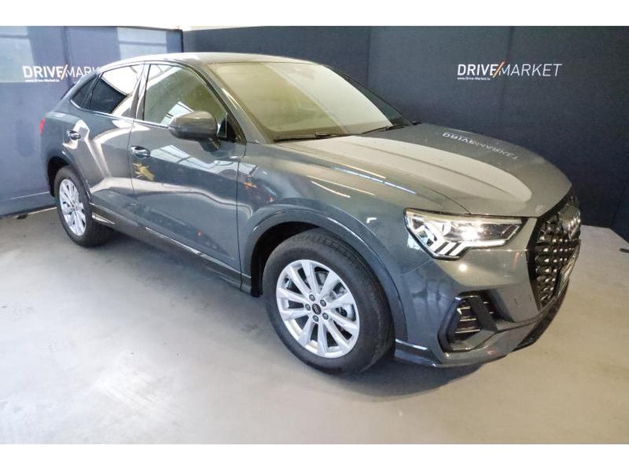 Audi Q3 Sportback (2025) - Foto 1