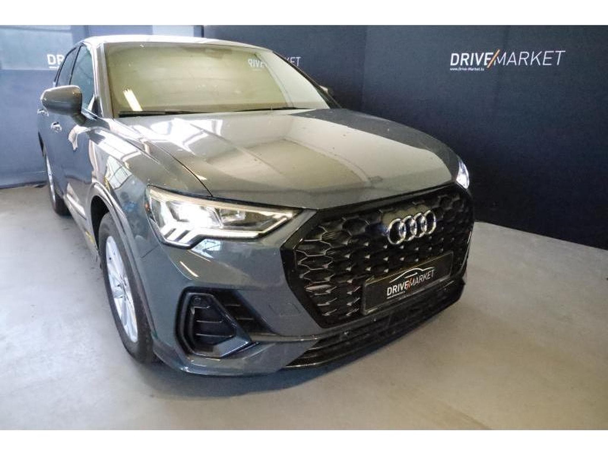 Audi Q3 Sportback (2025) - Foto 17