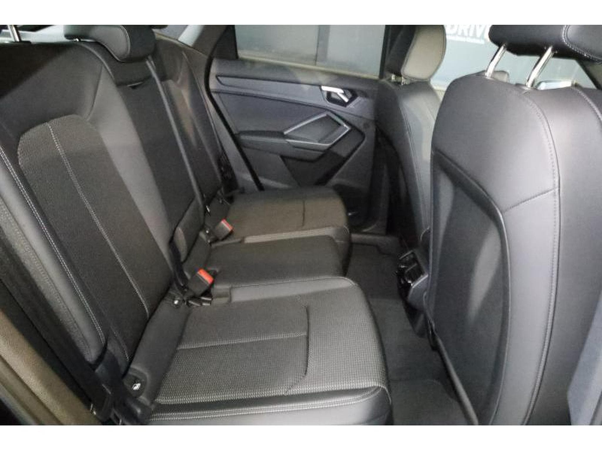 Audi Q3 Sportback (2025) - Foto 10