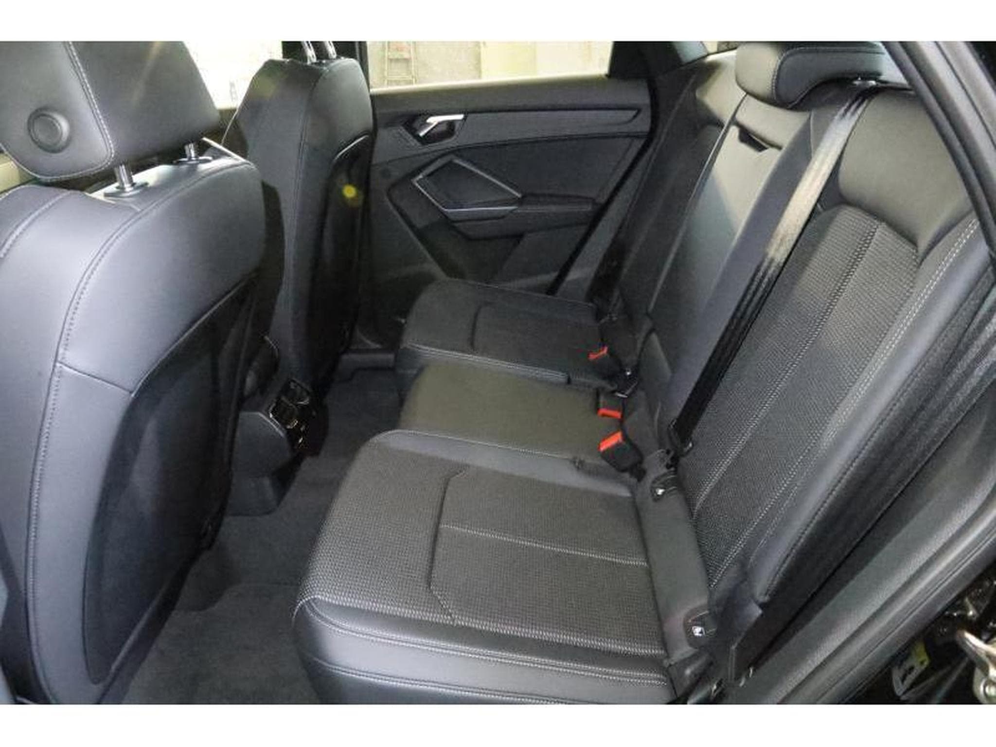 Audi Q3 Sportback (2025) - Foto 11