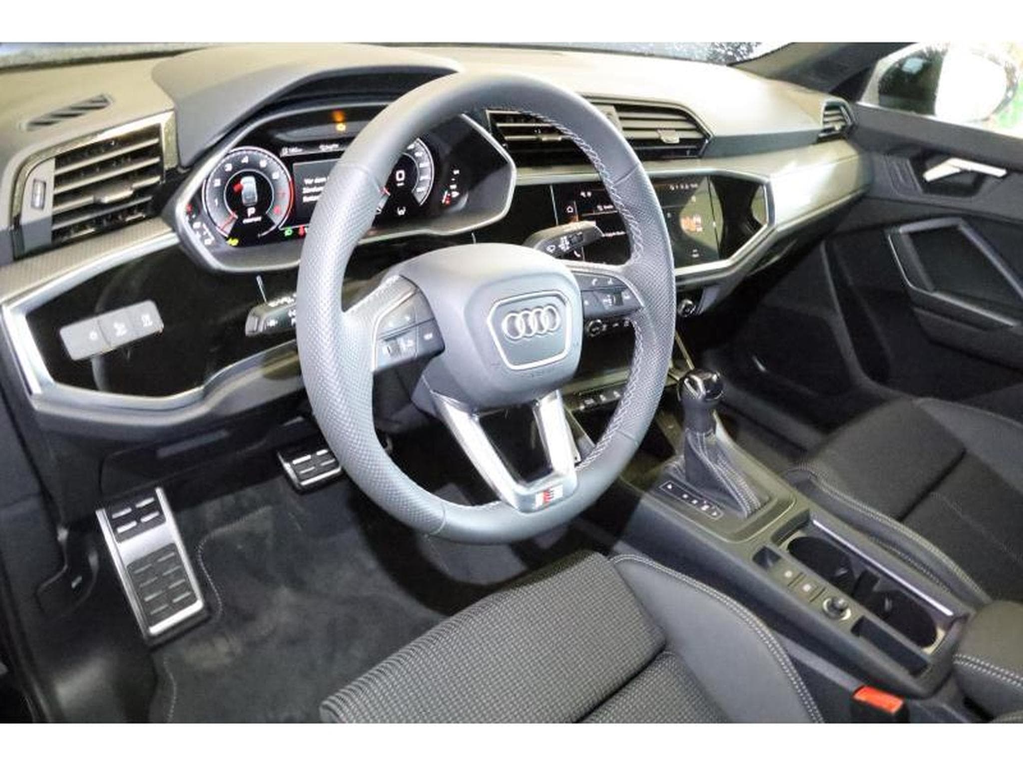 Audi Q3 Sportback (2025) - Foto 19