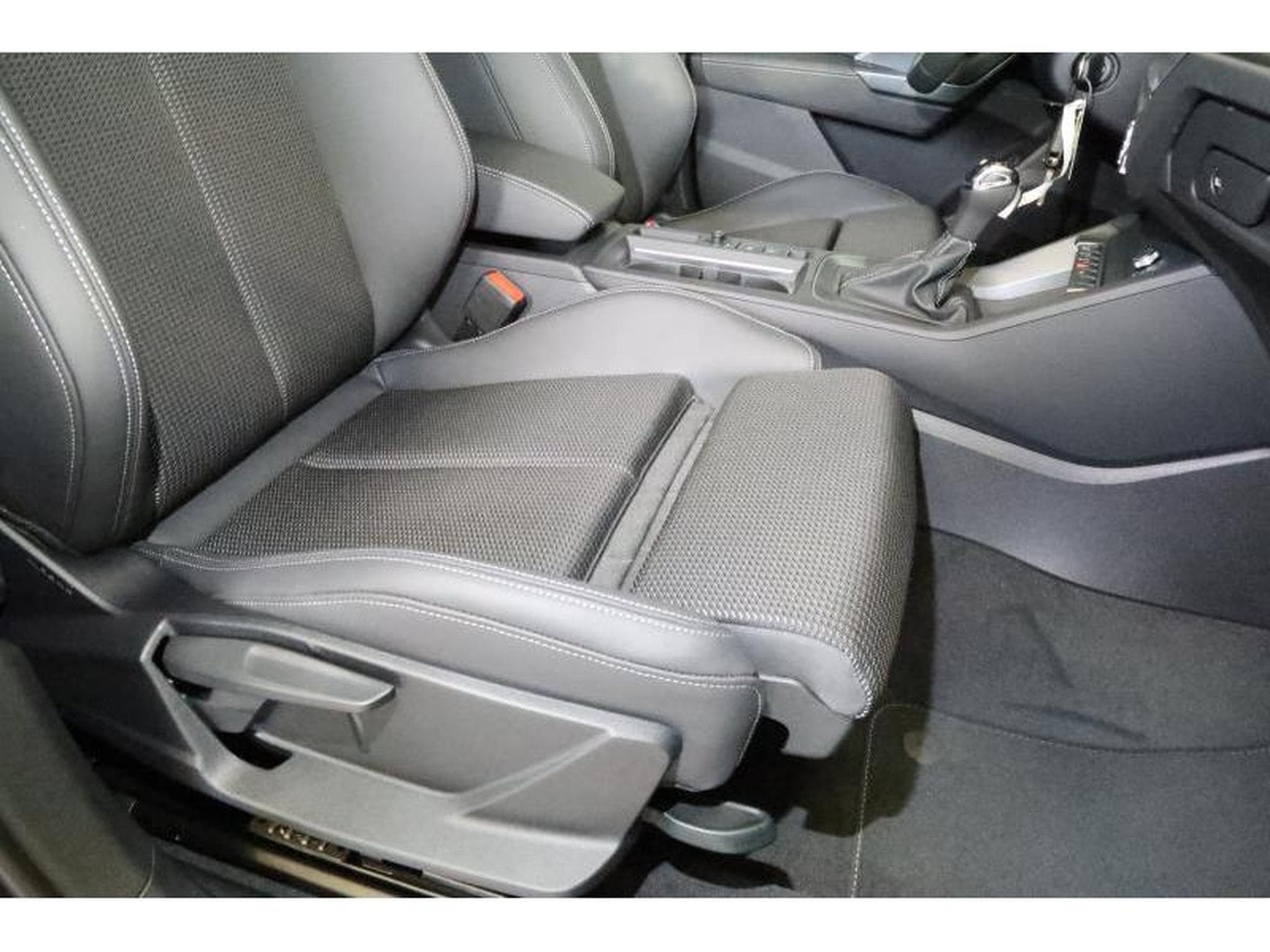 Audi Q3 Sportback (2025) - Foto 9