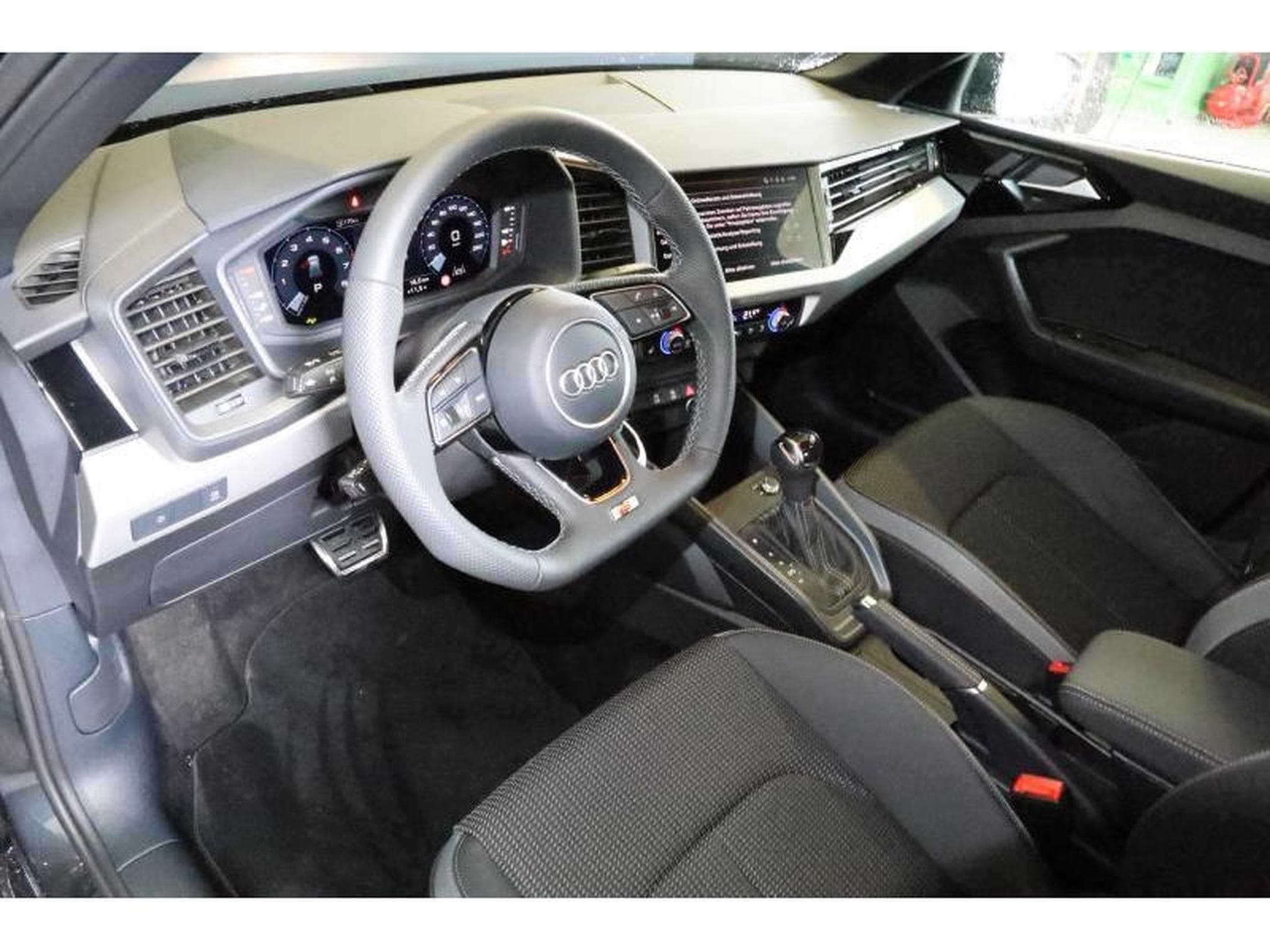 Audi A1 Advanced (2025) - Photo 21