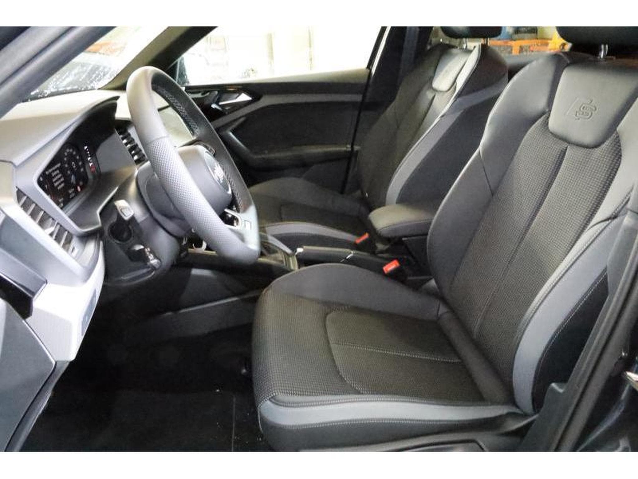 Audi A1 Advanced (2025) - Photo 4