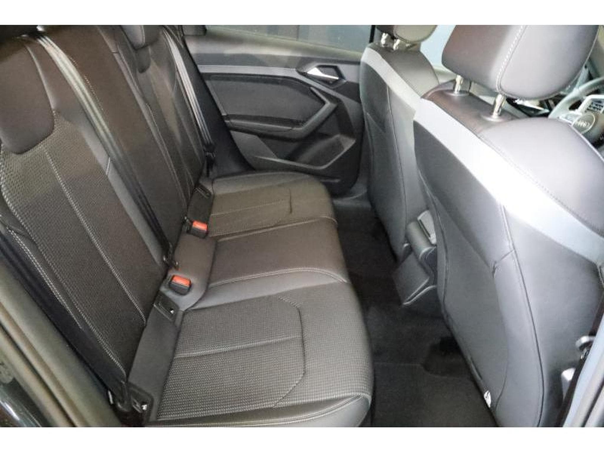 Audi A1 Advanced (2025) - Photo 9