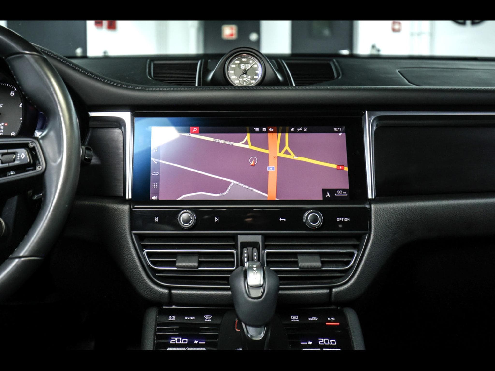 Porsche Macan III GTS PDK – VOLCANO GREY (2021) - Photo 14