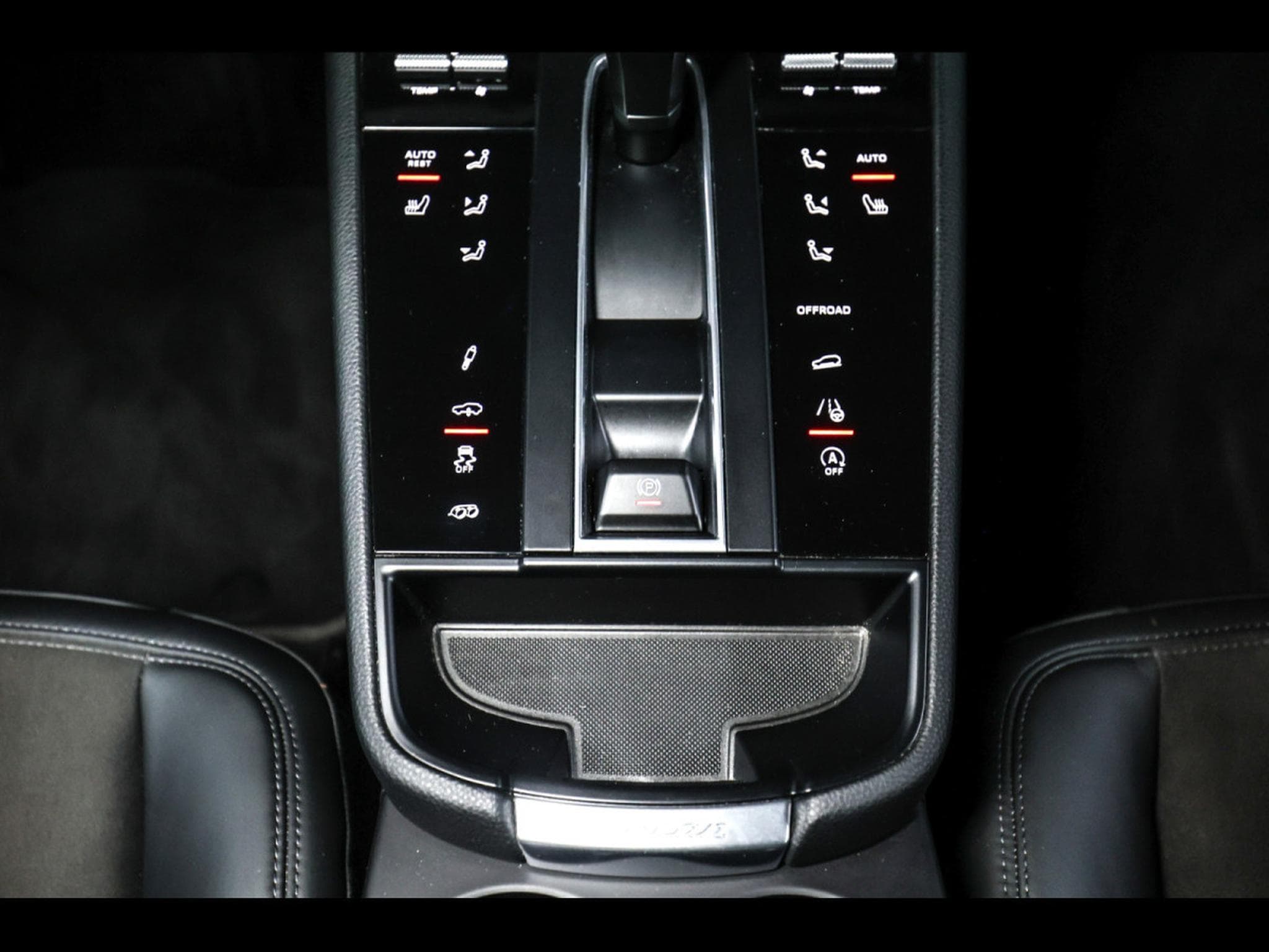 Porsche Macan III GTS PDK – VOLCANO GREY (2021) - Photo 19