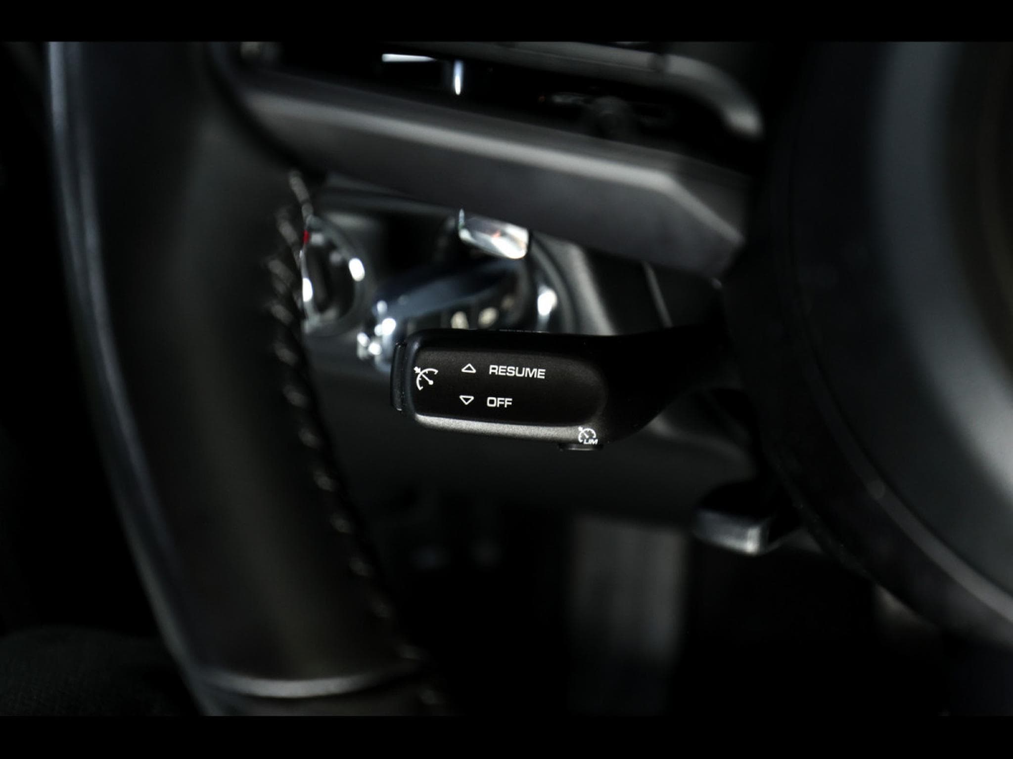 Porsche Macan III GTS PDK – VOLCANO GREY (2021) - Photo 21