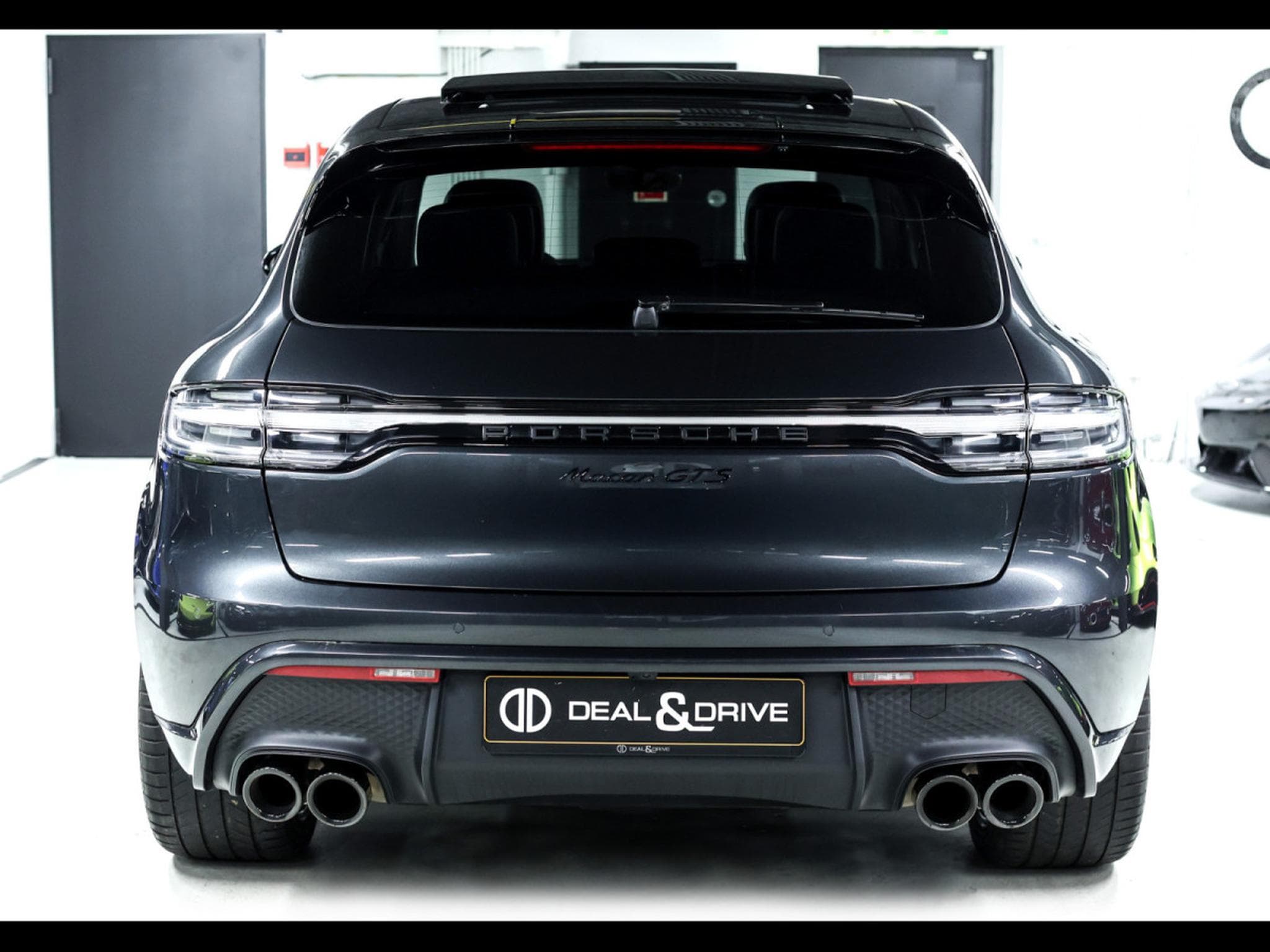 Porsche Macan III GTS PDK – VOLCANO GREY (2021) - Photo 4