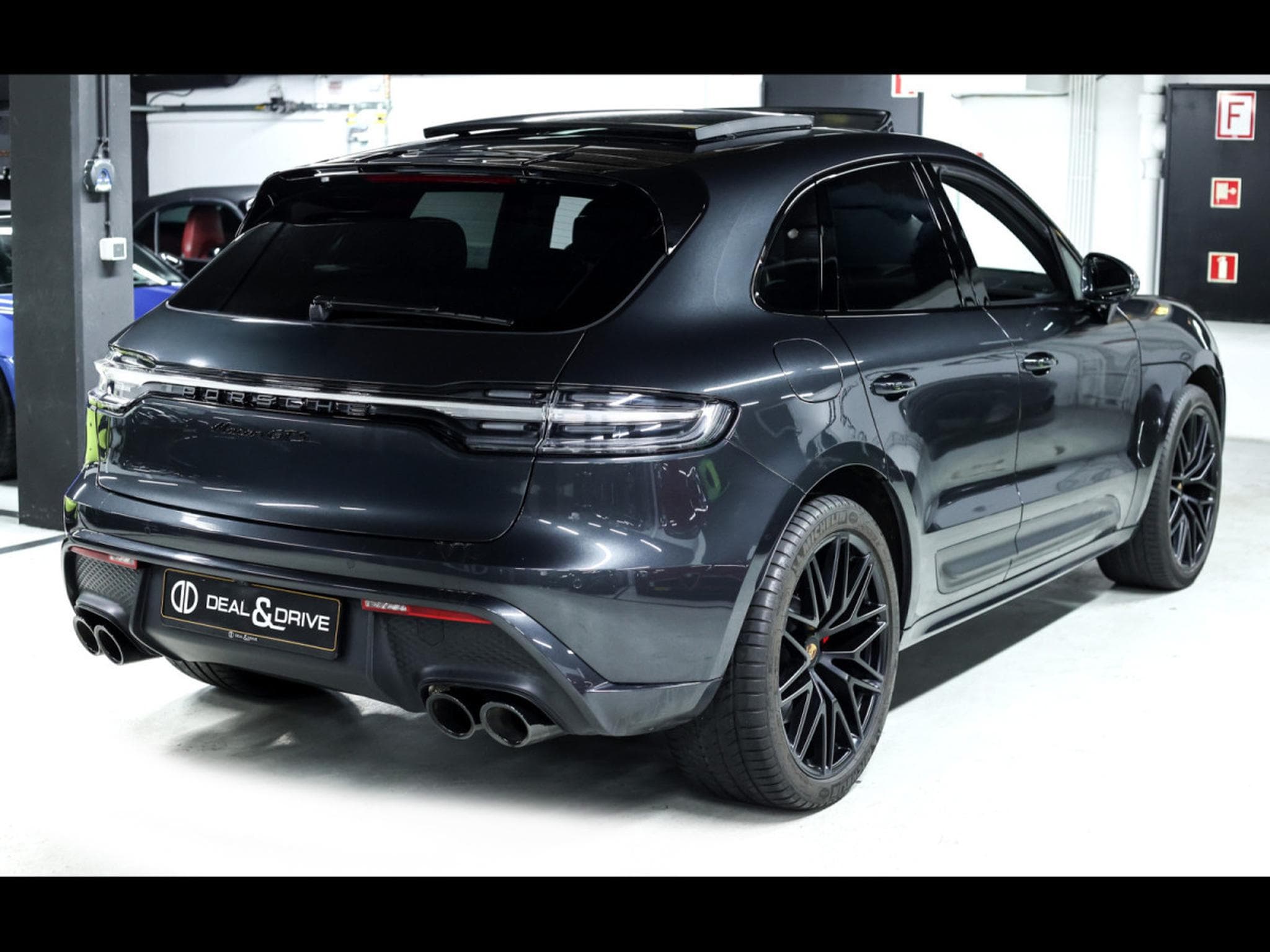 Porsche Macan III GTS PDK – VOLCANO GREY (2021) - Photo 7