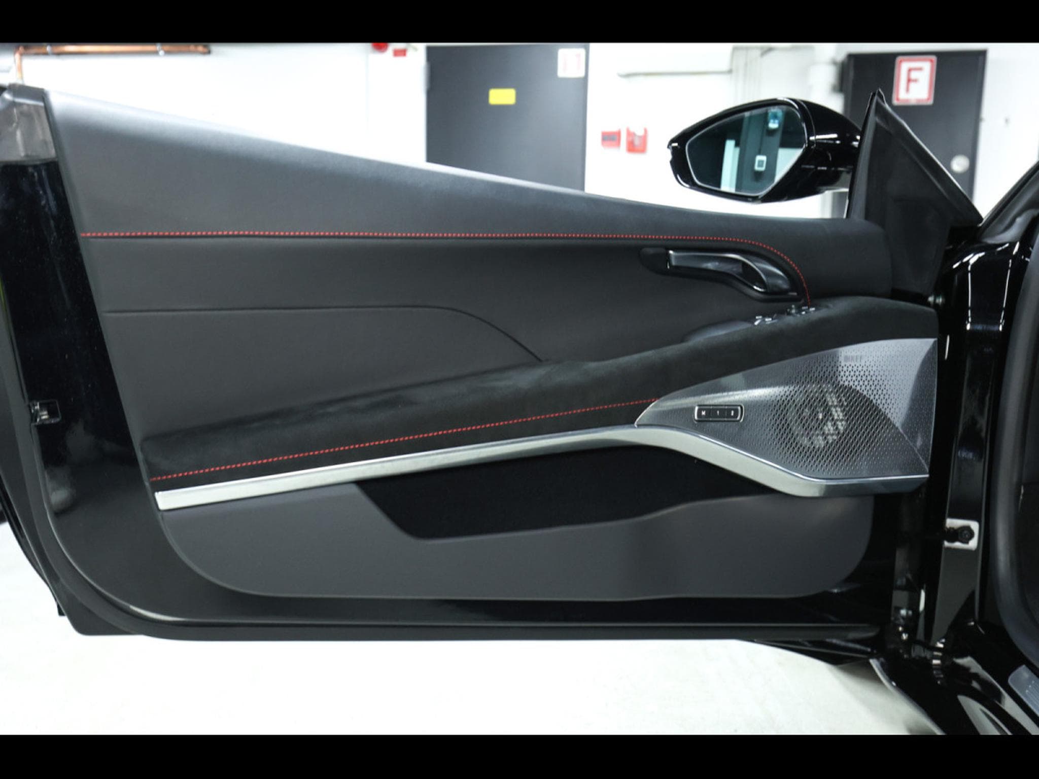 Lotus Emira I4 DCT FIRST EDITION (2024) - Photo 9